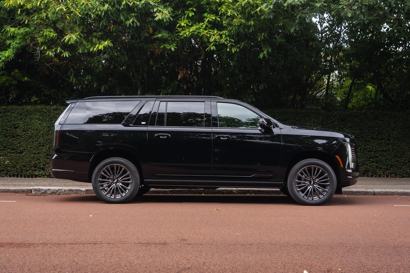 Cadillac Escalade view 11