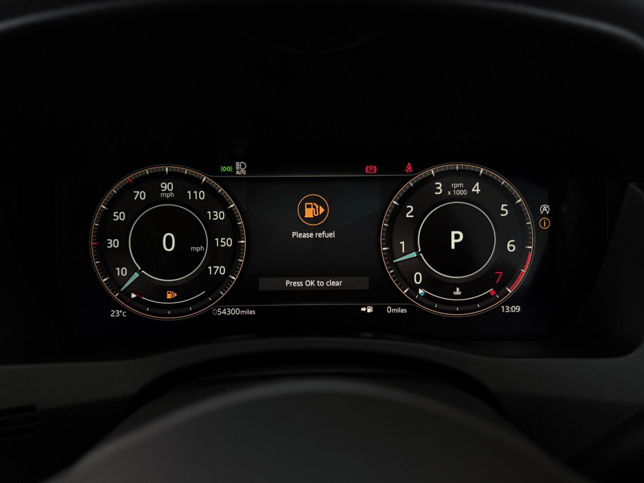 Jaguar Xe view 14