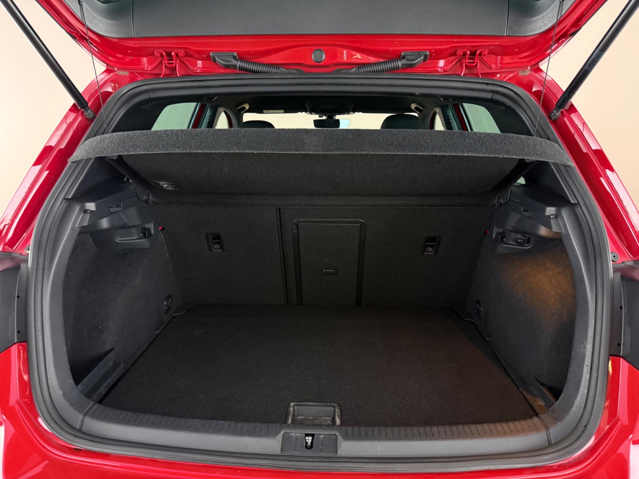 Volkswagen Golf view 10