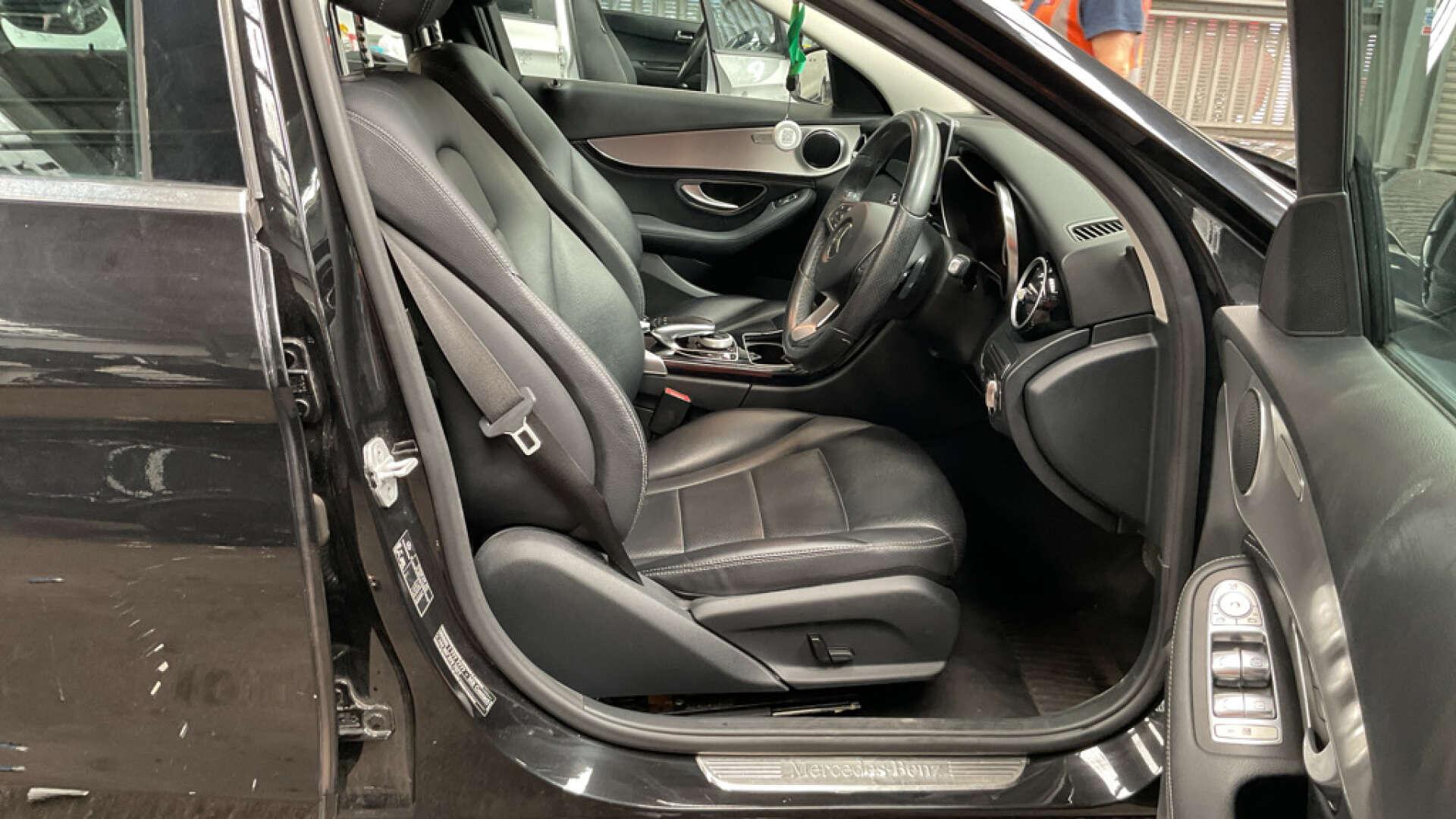 Mercedes-Benz C Class view 11