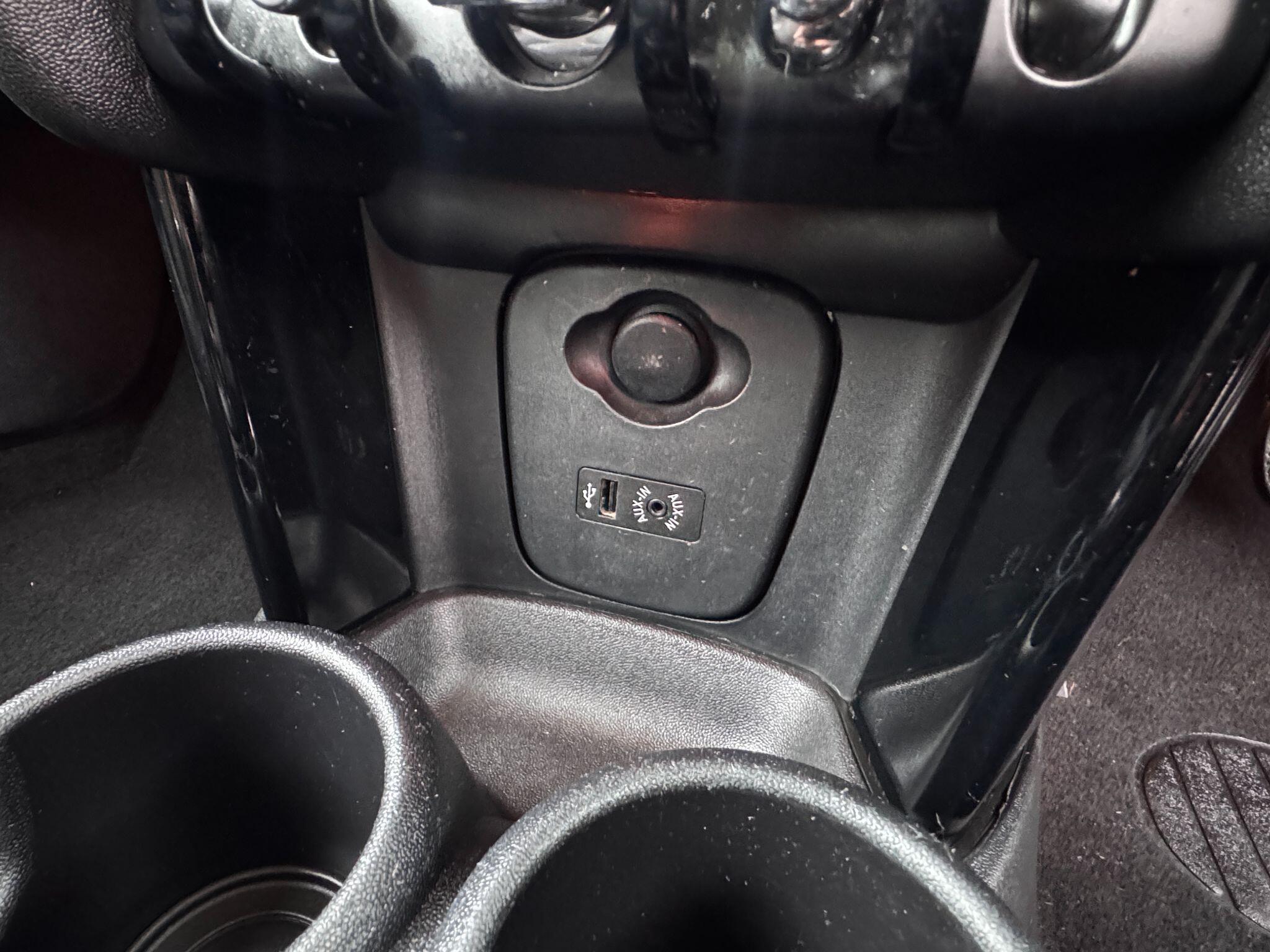 2015 MINI Hatch 1.2 One Euro 6 (s/s) 3dr • 114,000 miles image 16