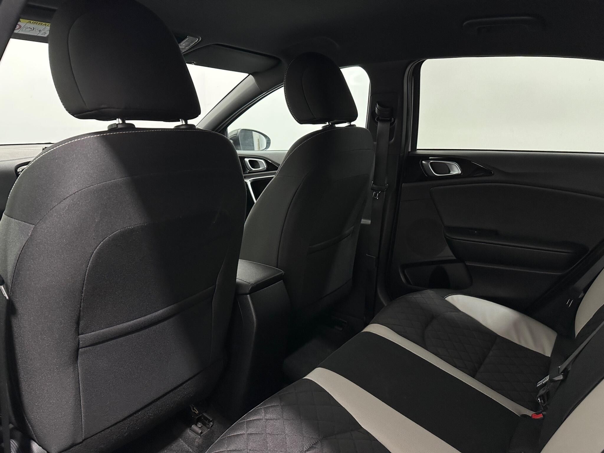 Kia Ceed view 38