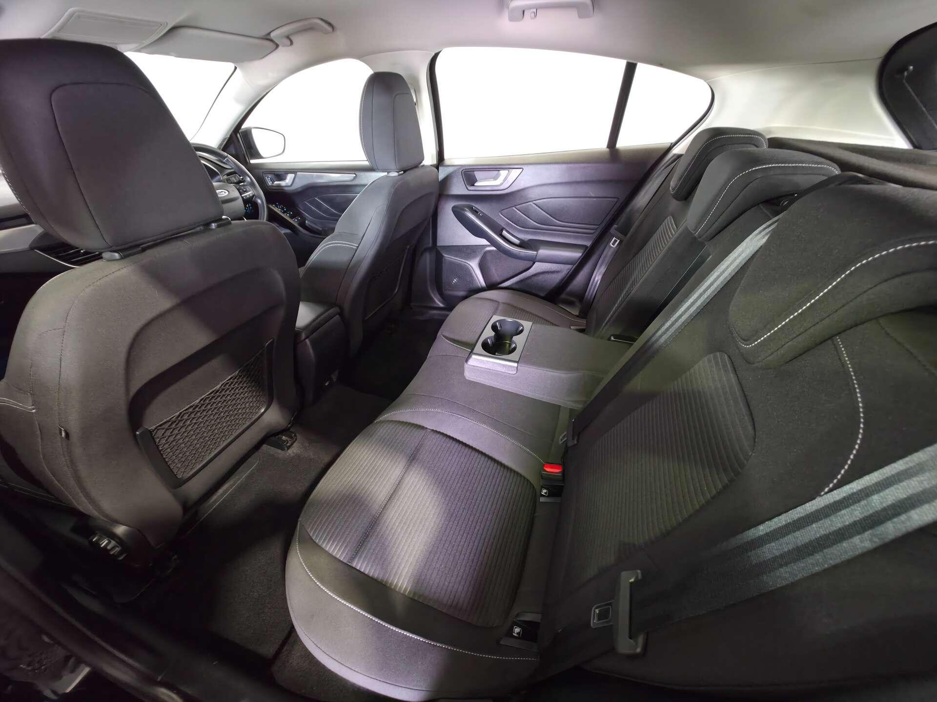 Ford Focus view 60