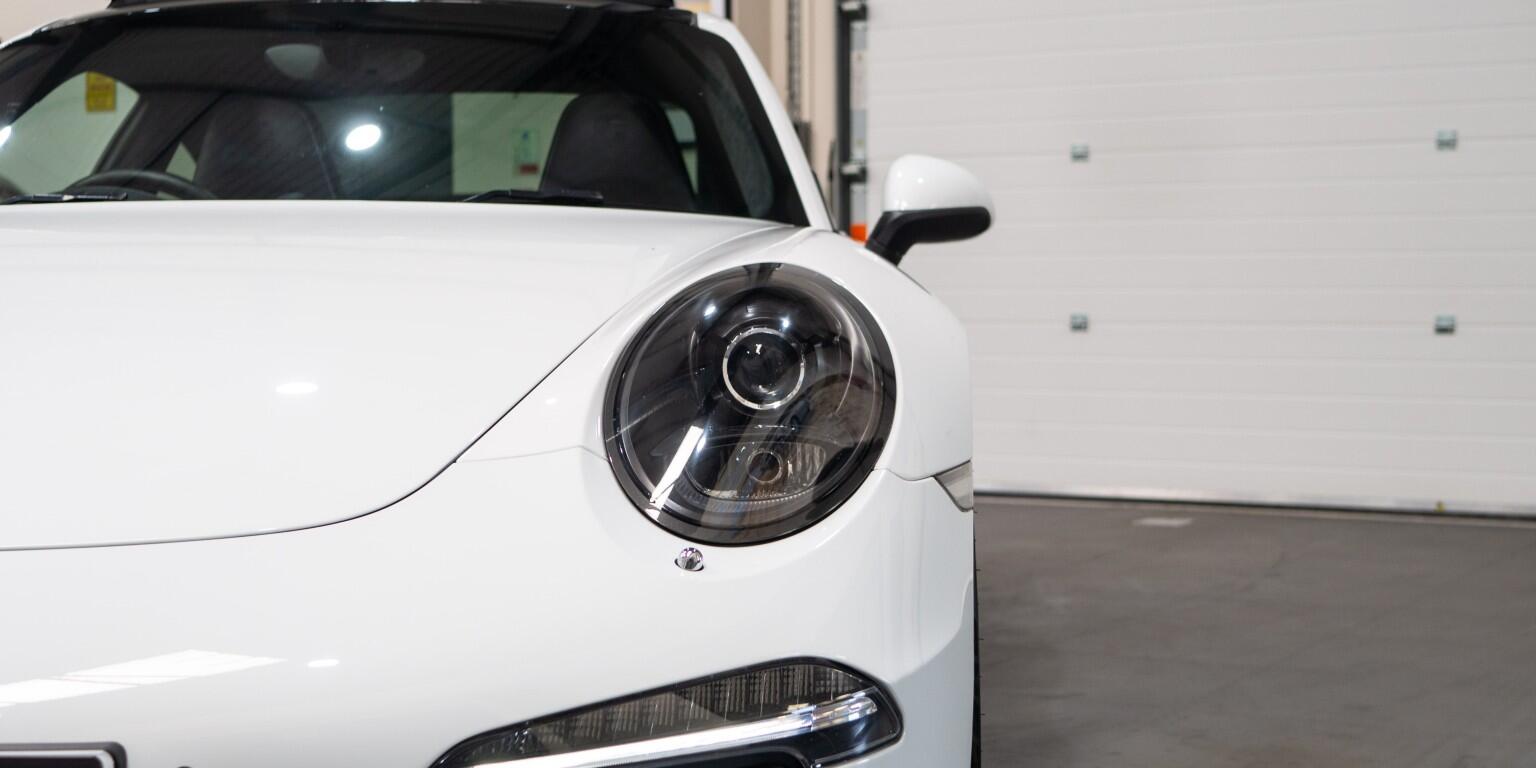 Porsche 911 view 50