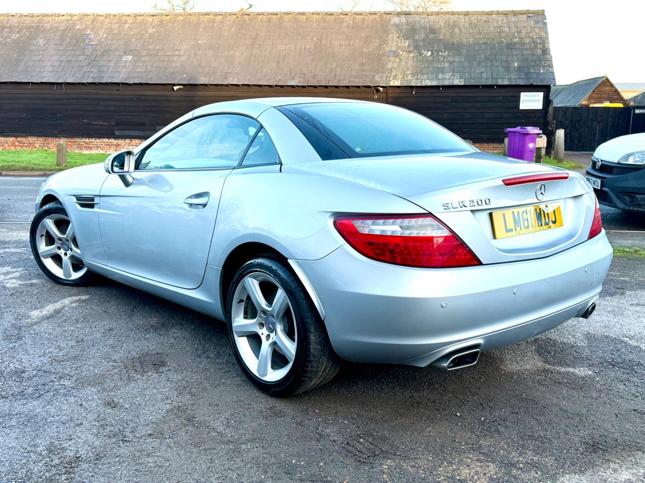 2011 Mercedes-Benz SLK image 5