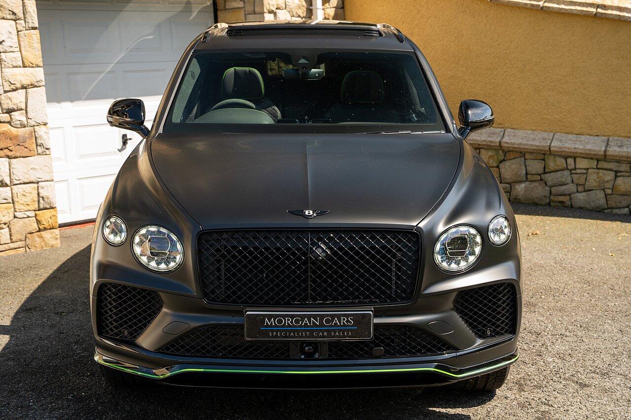 Bentley Bentayga view 41