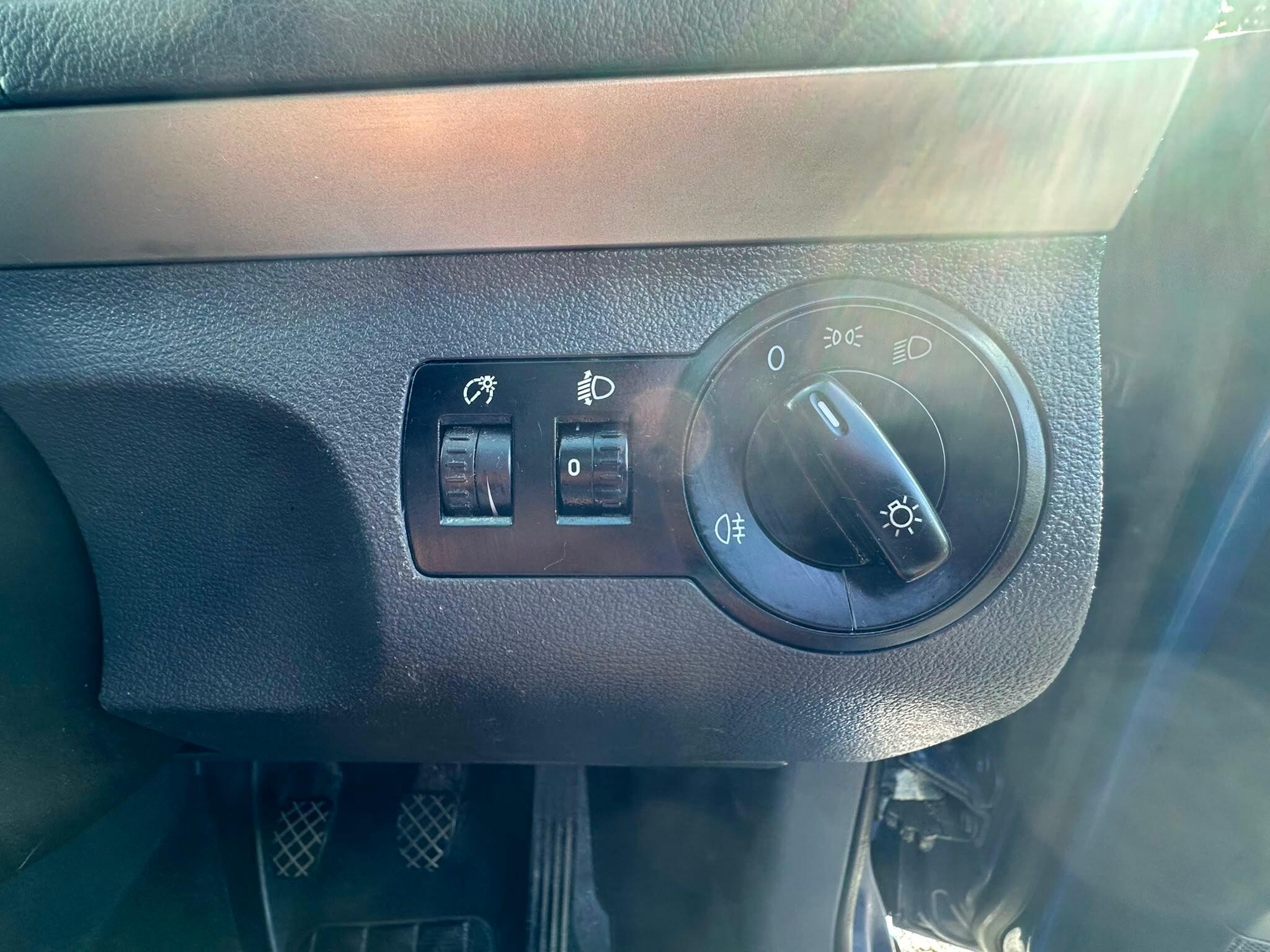 Volkswagen Touran view 30