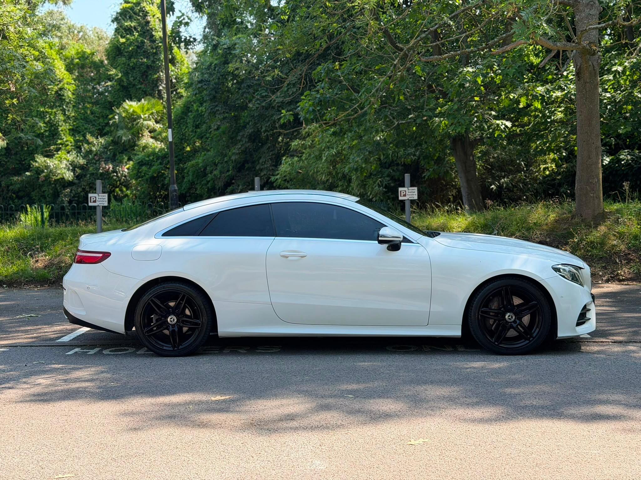 Mercedes-Benz E-Class view 3