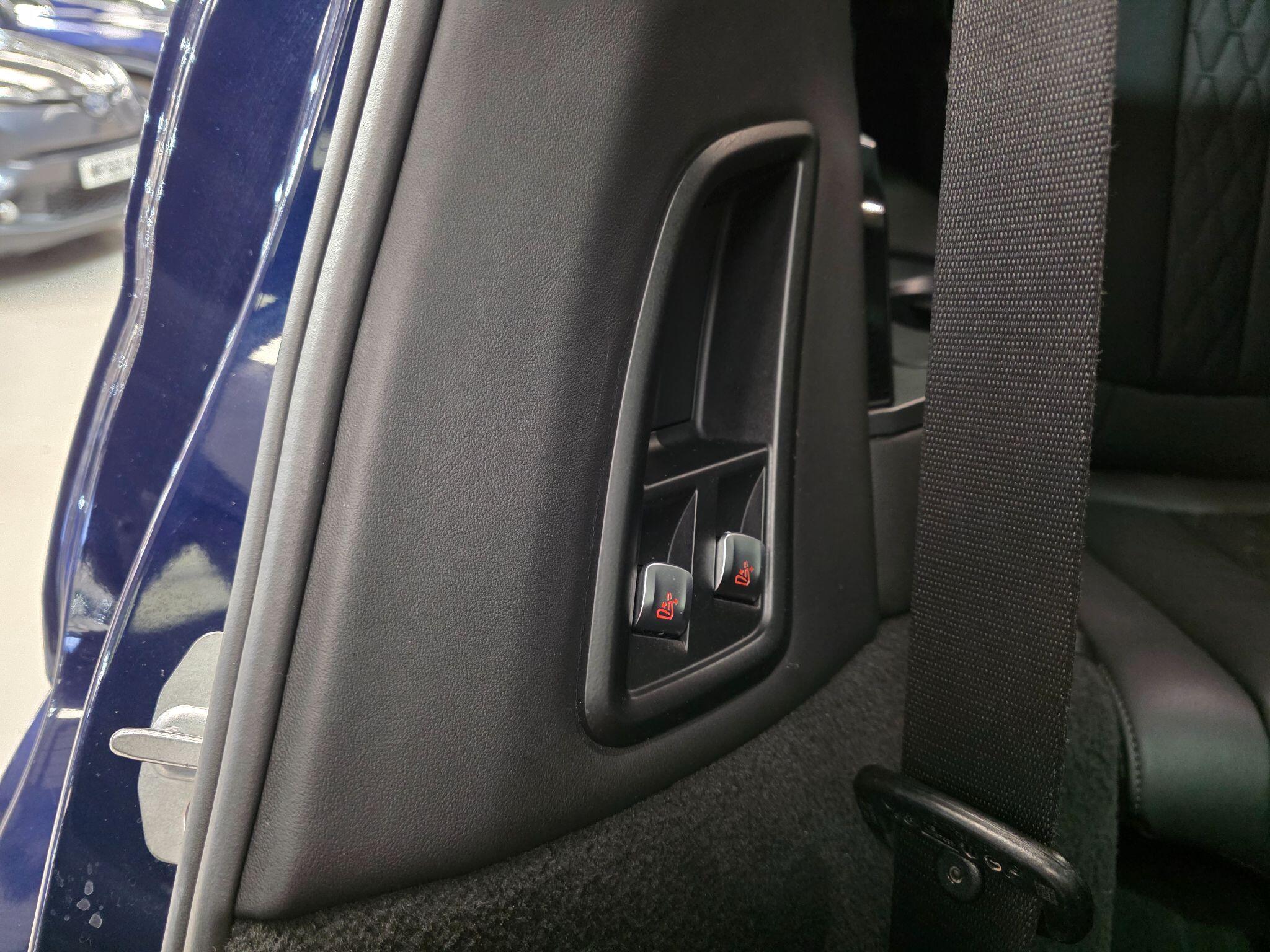BMW X7 view 47