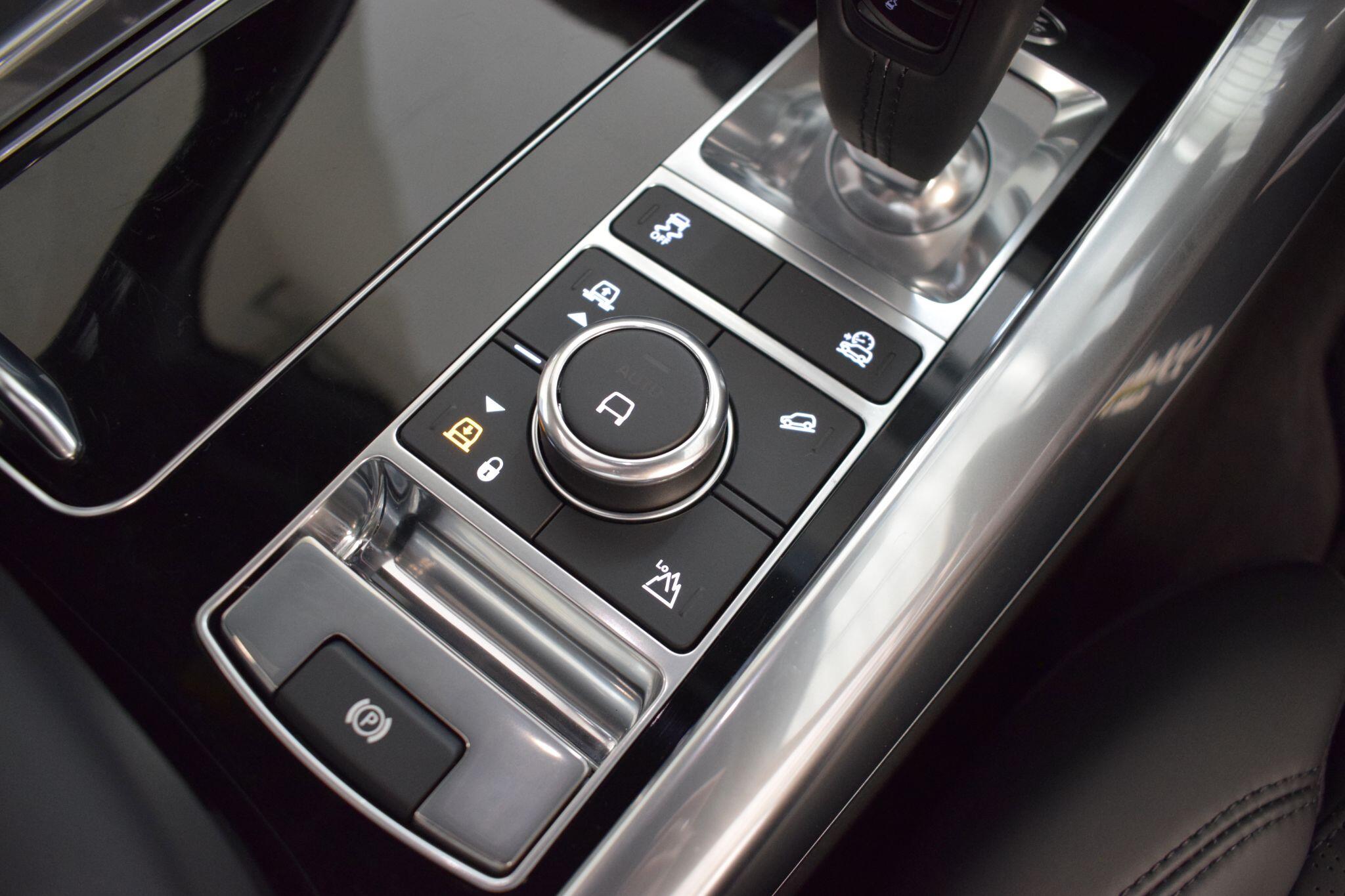 Land Rover Range Rover Sport view 10