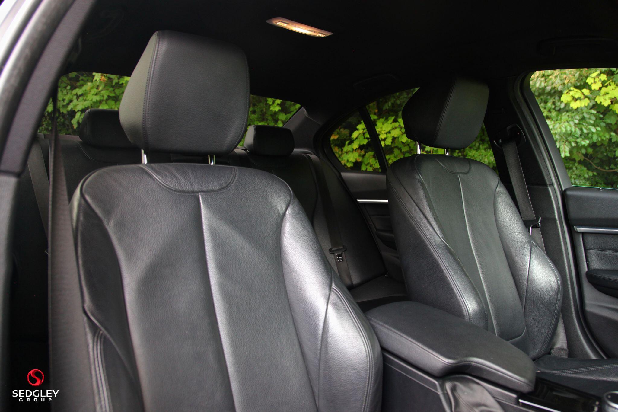 BMW 3 Series view 18