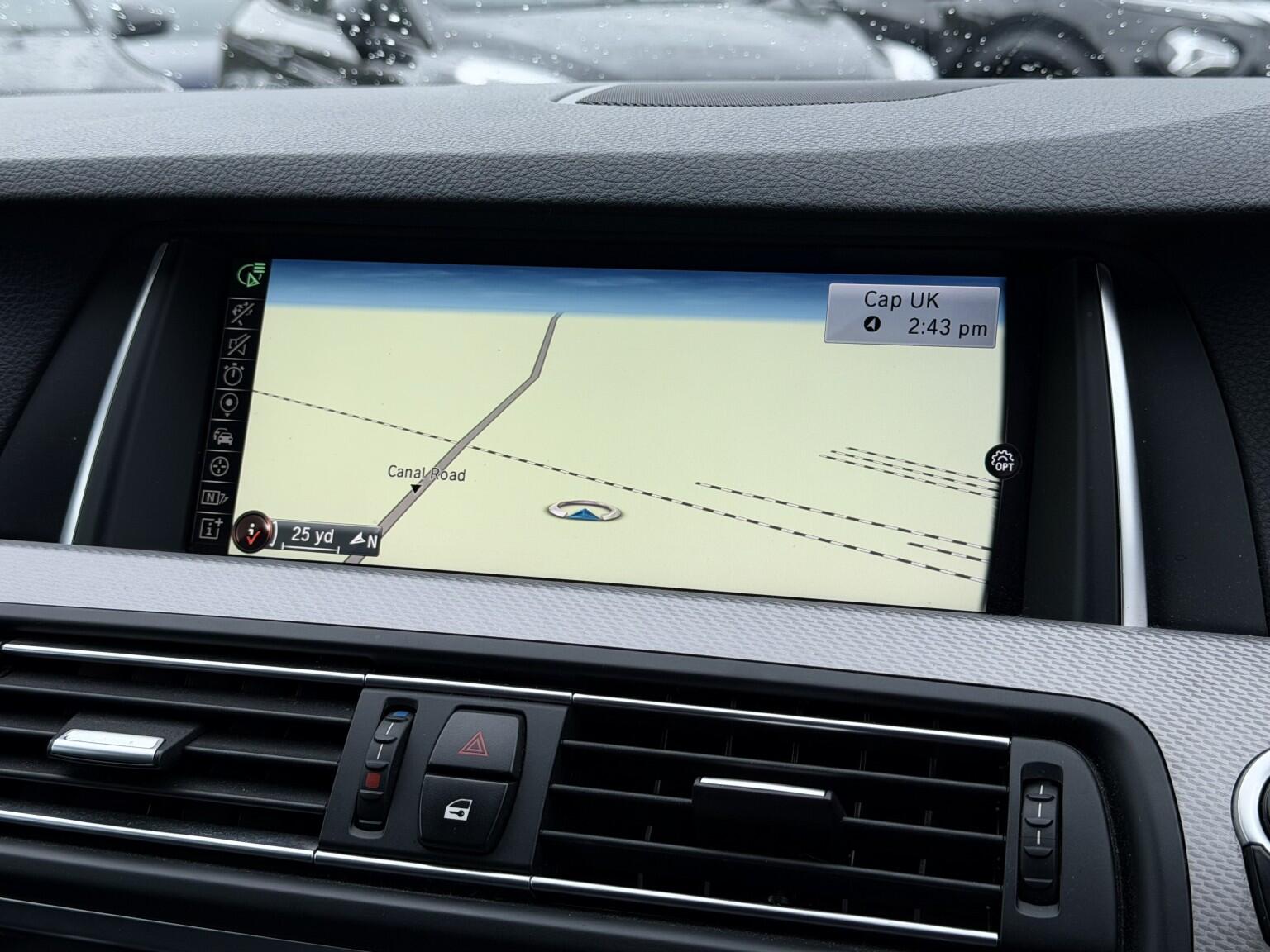BMW 5 Series view 21