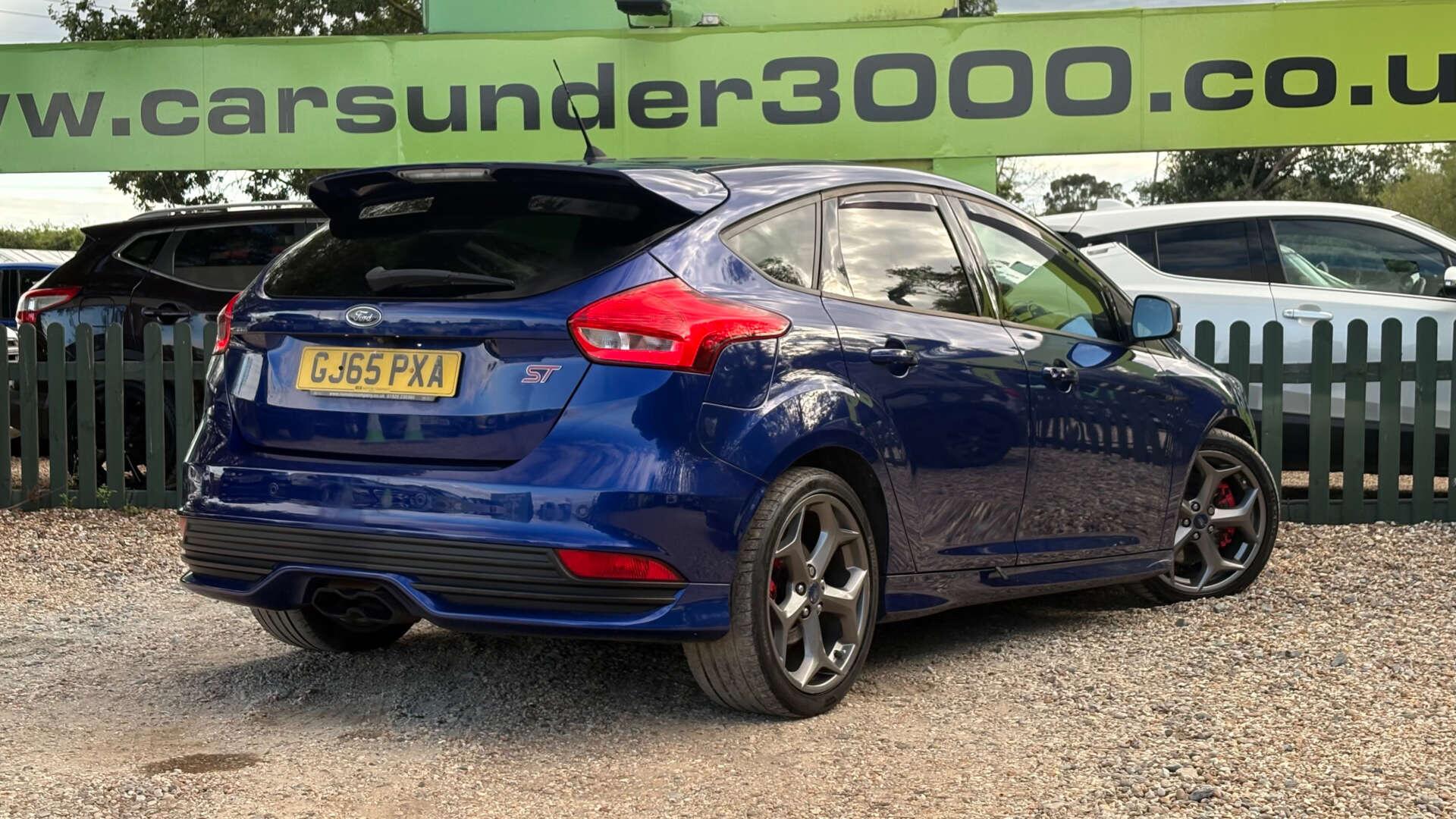 Ford Focus view 10