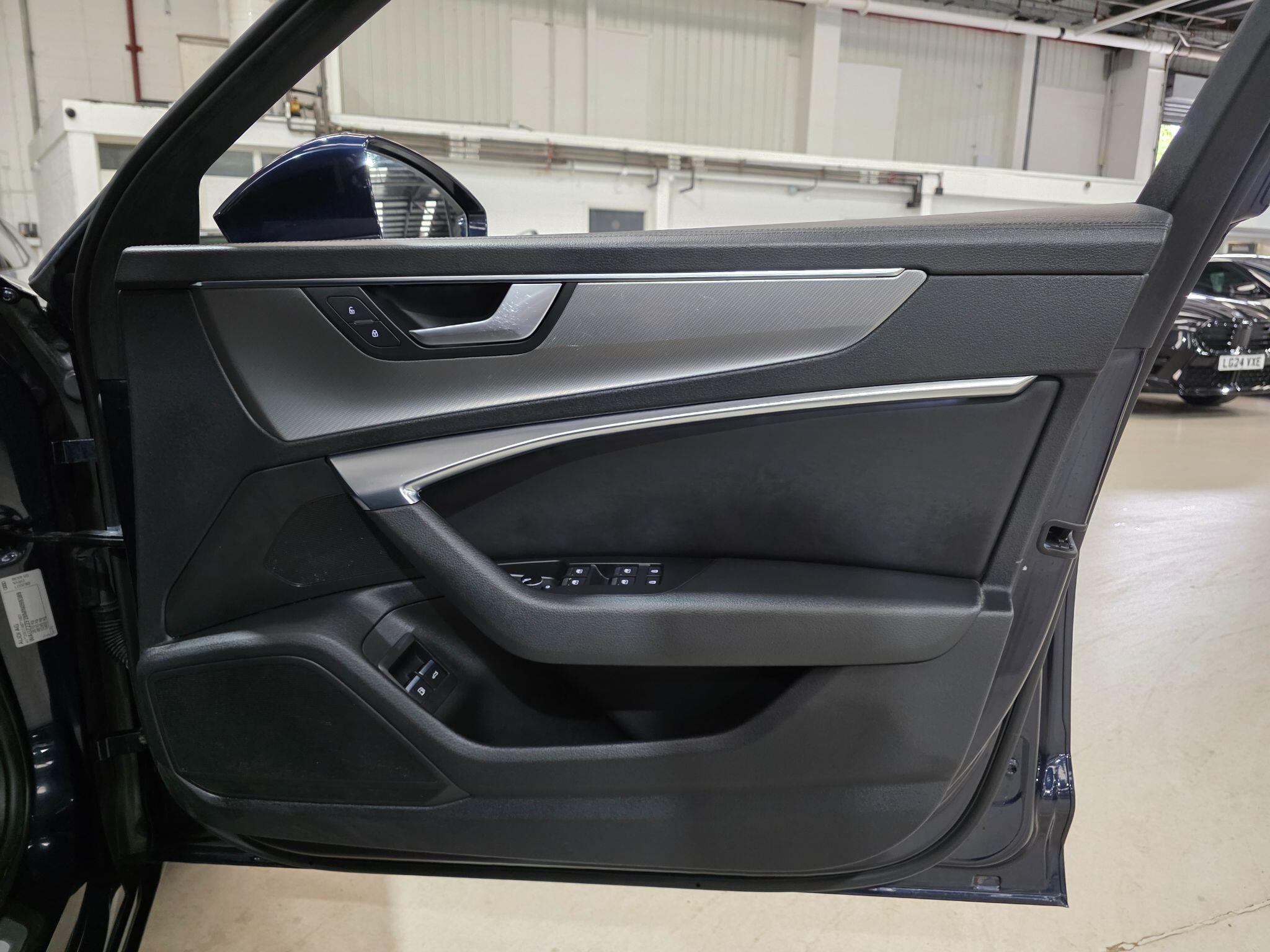 Audi A6 Saloon view 14