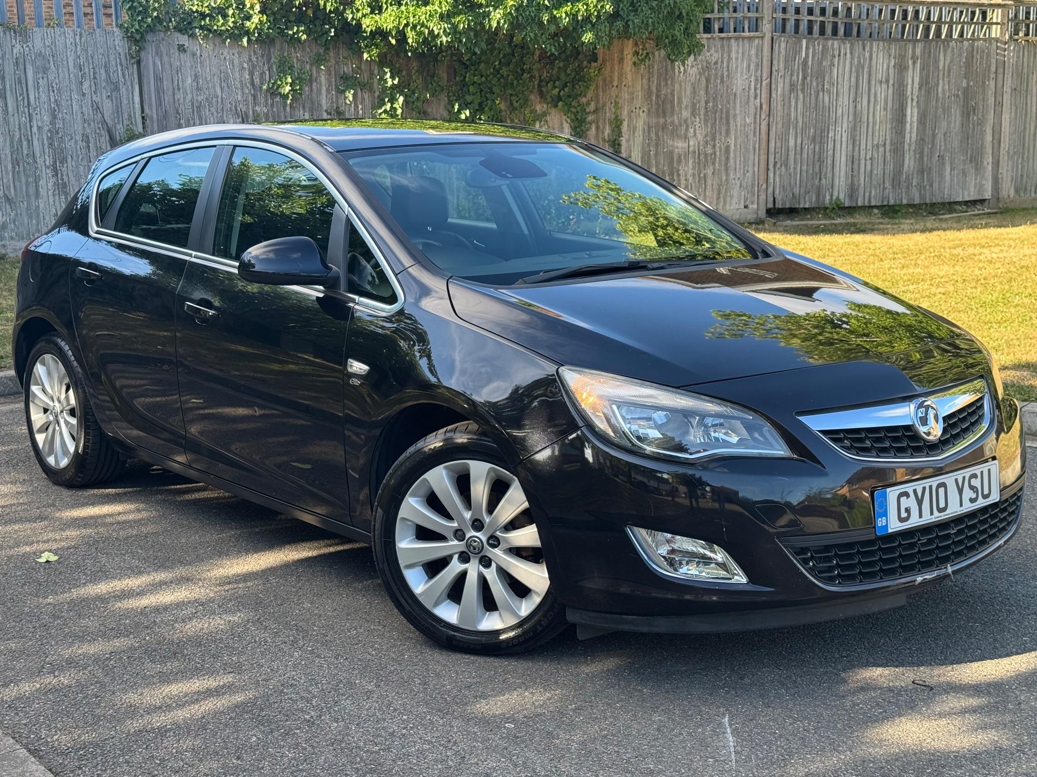 2010 Vauxhall Astra image 1