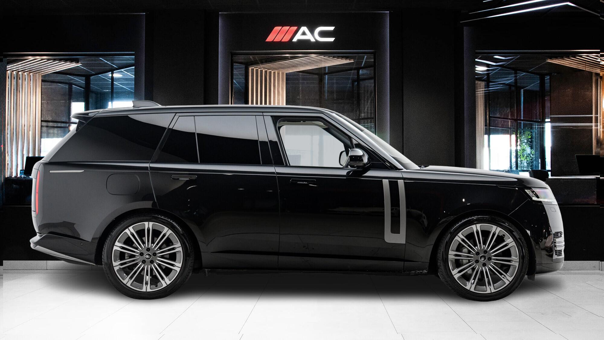 Land Rover Range Rover view 3