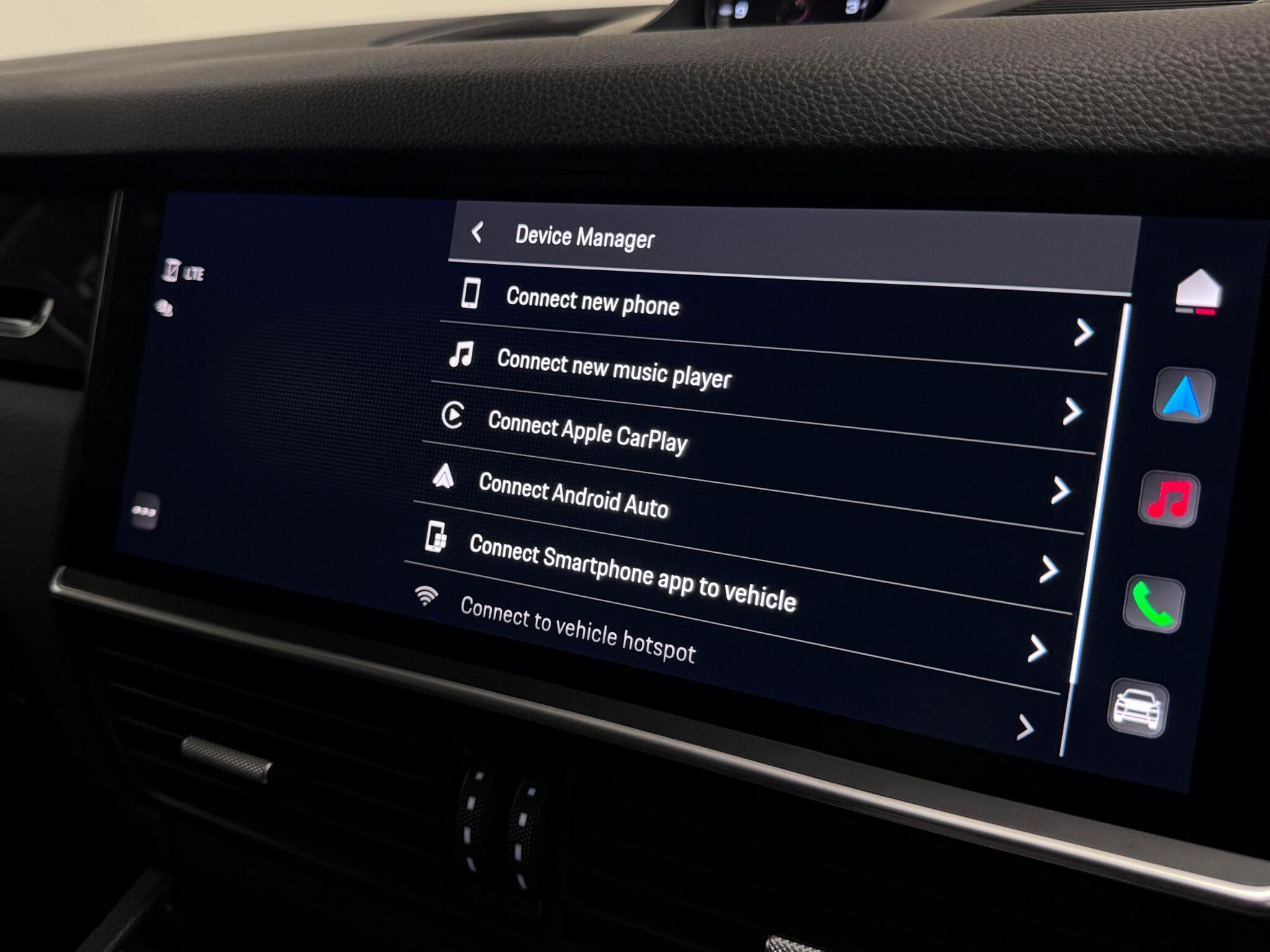 Porsche Cayenne view 66