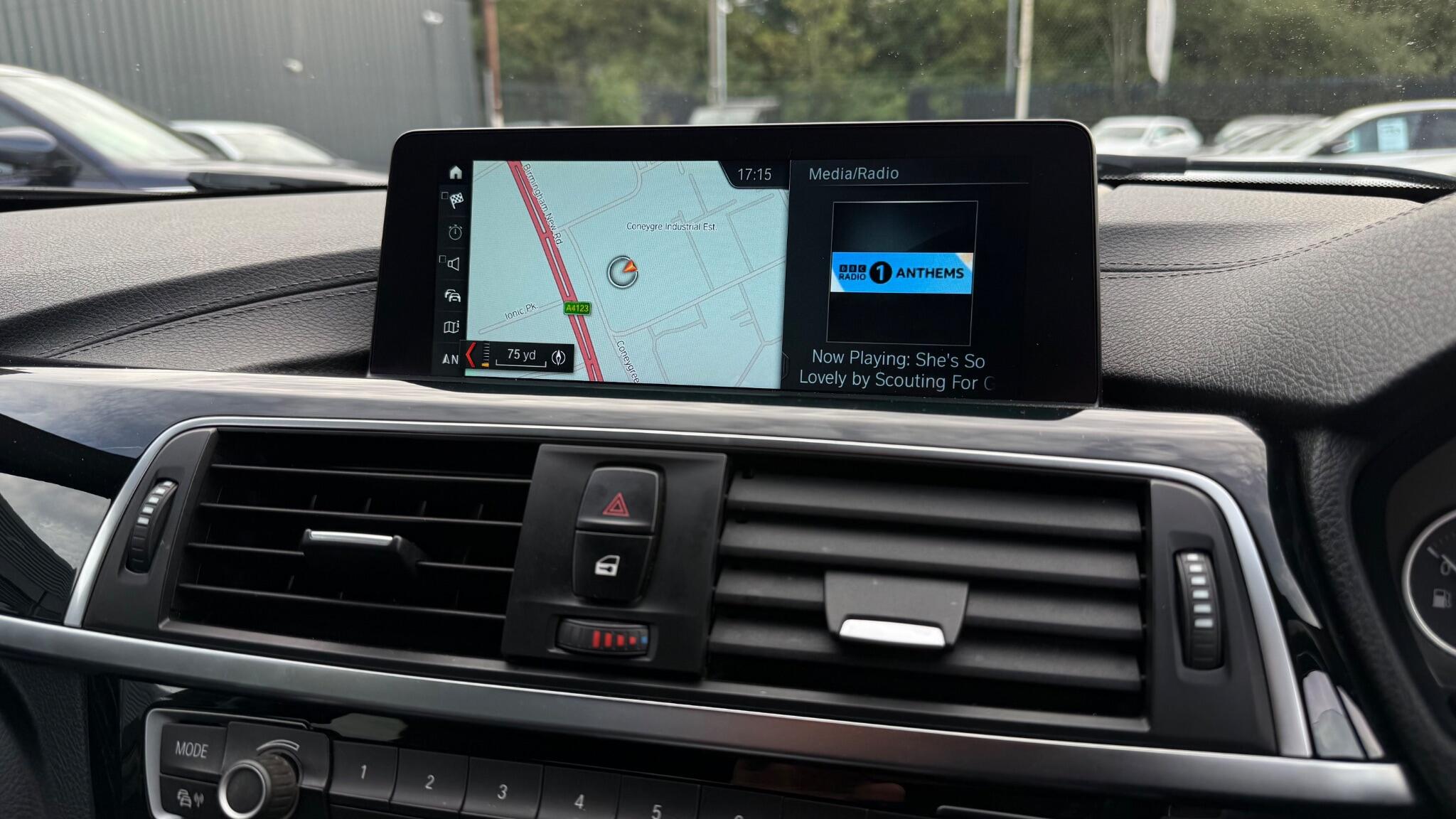 BMW 3 Series view 25