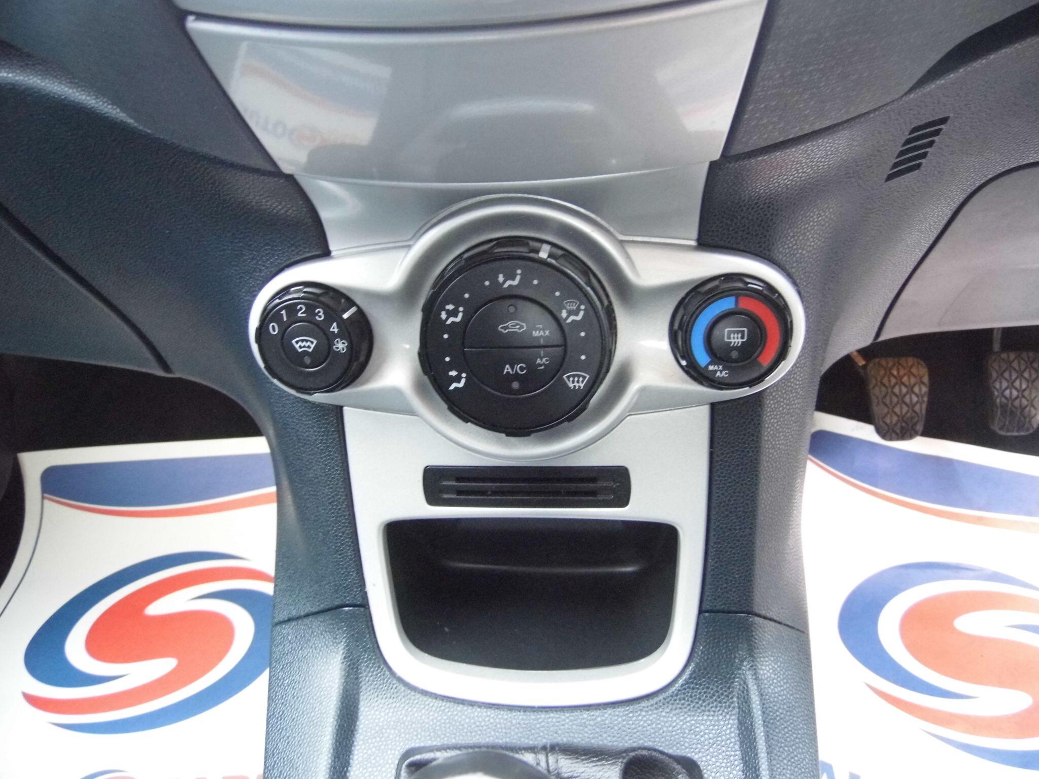 Ford Fiesta view 31