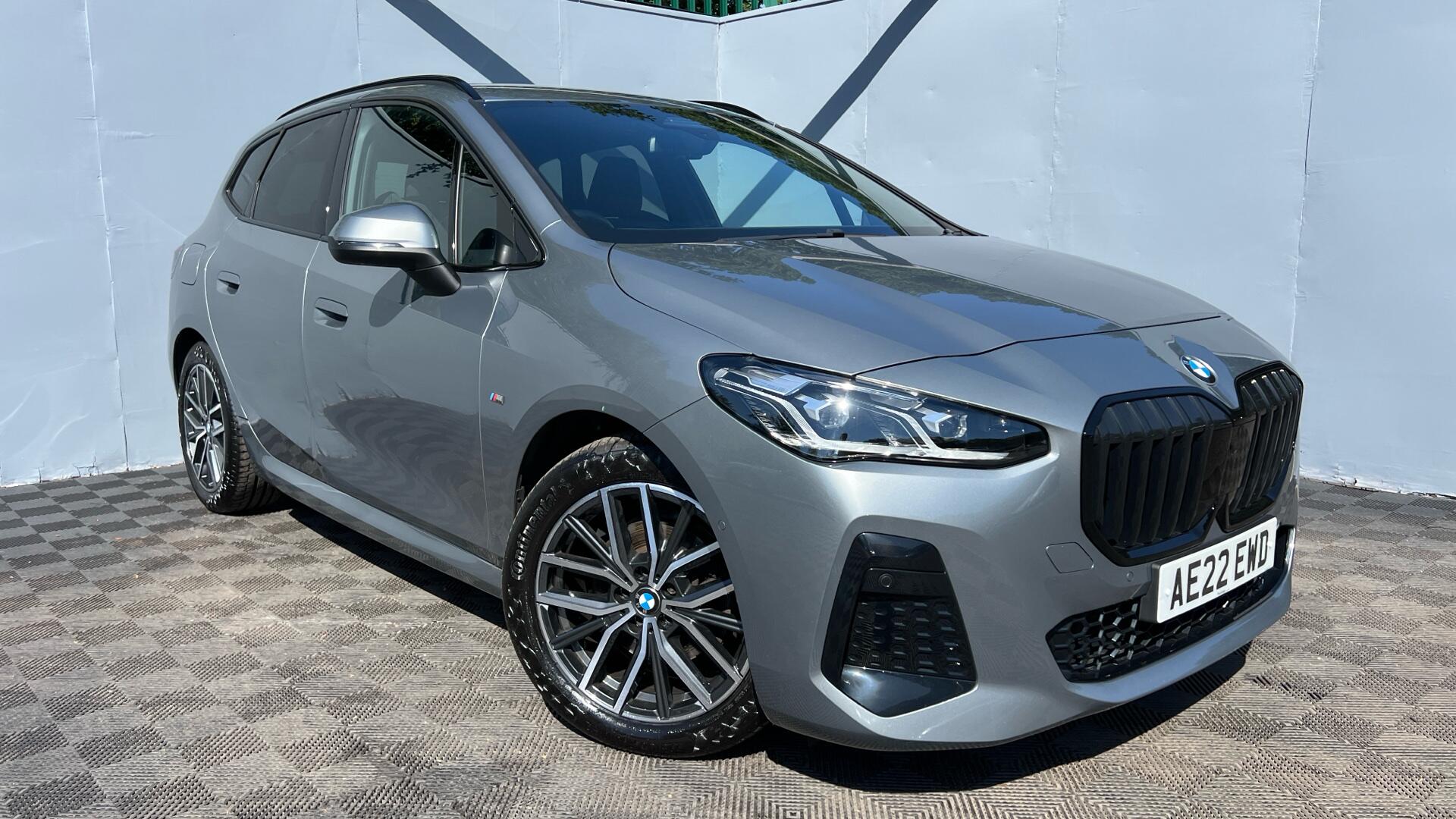 BMW 2 Series view 24