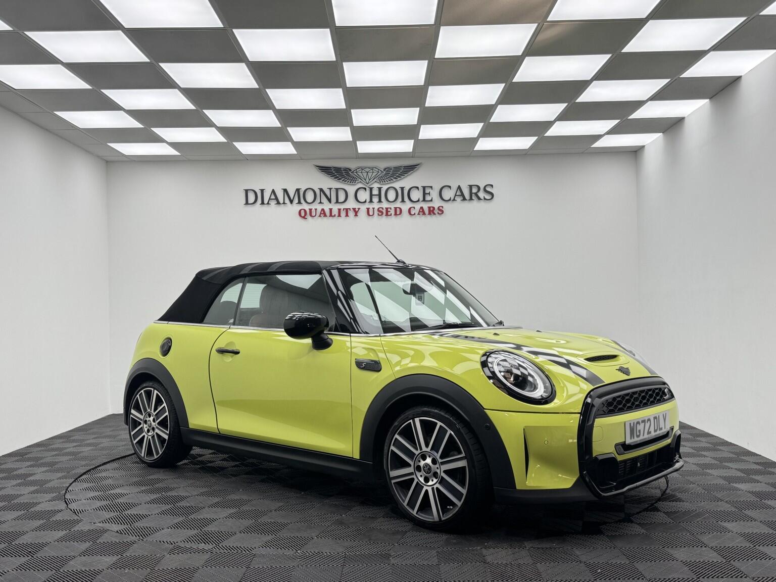 Mini Convertible view 12