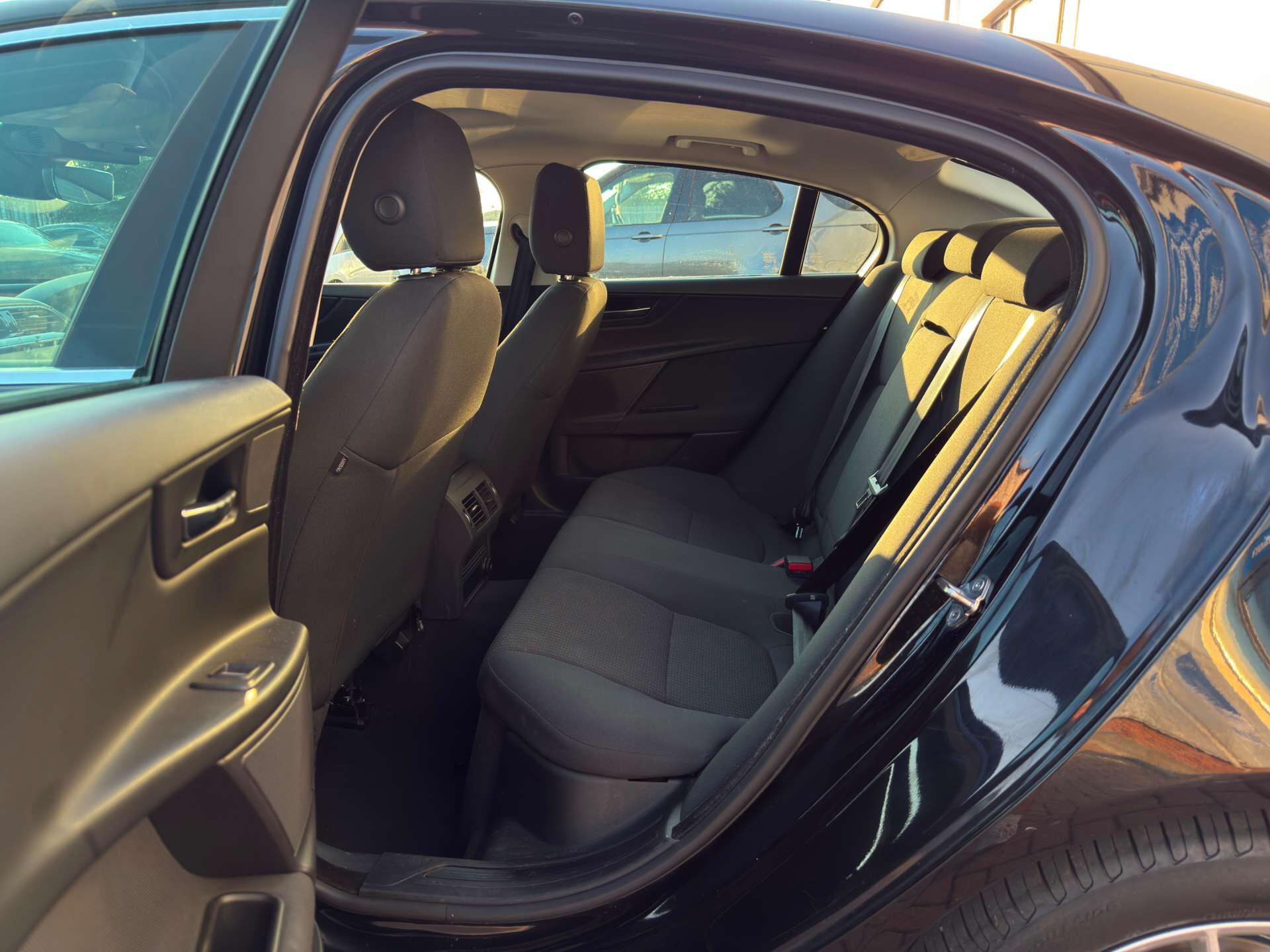 Jaguar Xe view 35