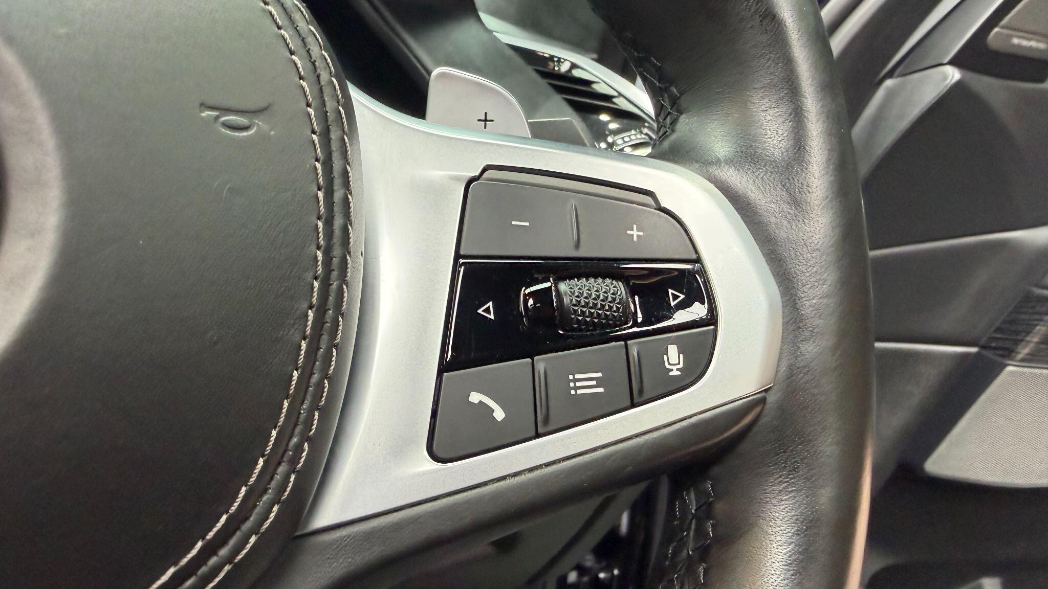 BMW X7 view 23