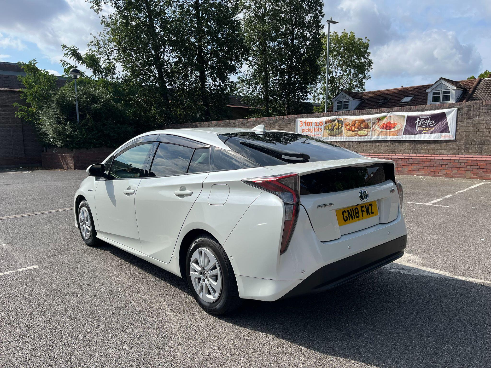 Toyota Prius view 5