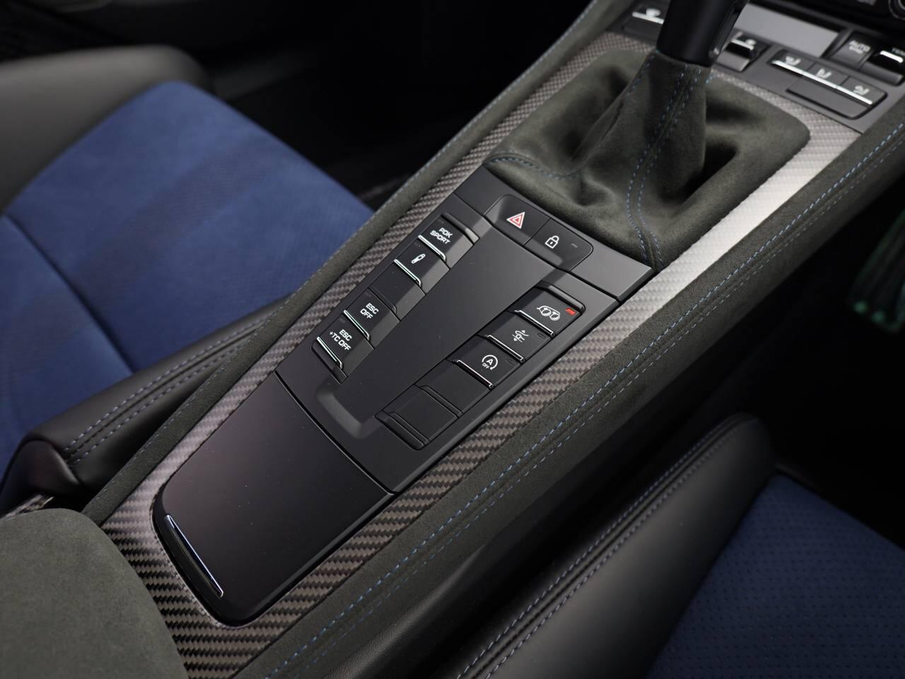 Porsche Cayman view 32