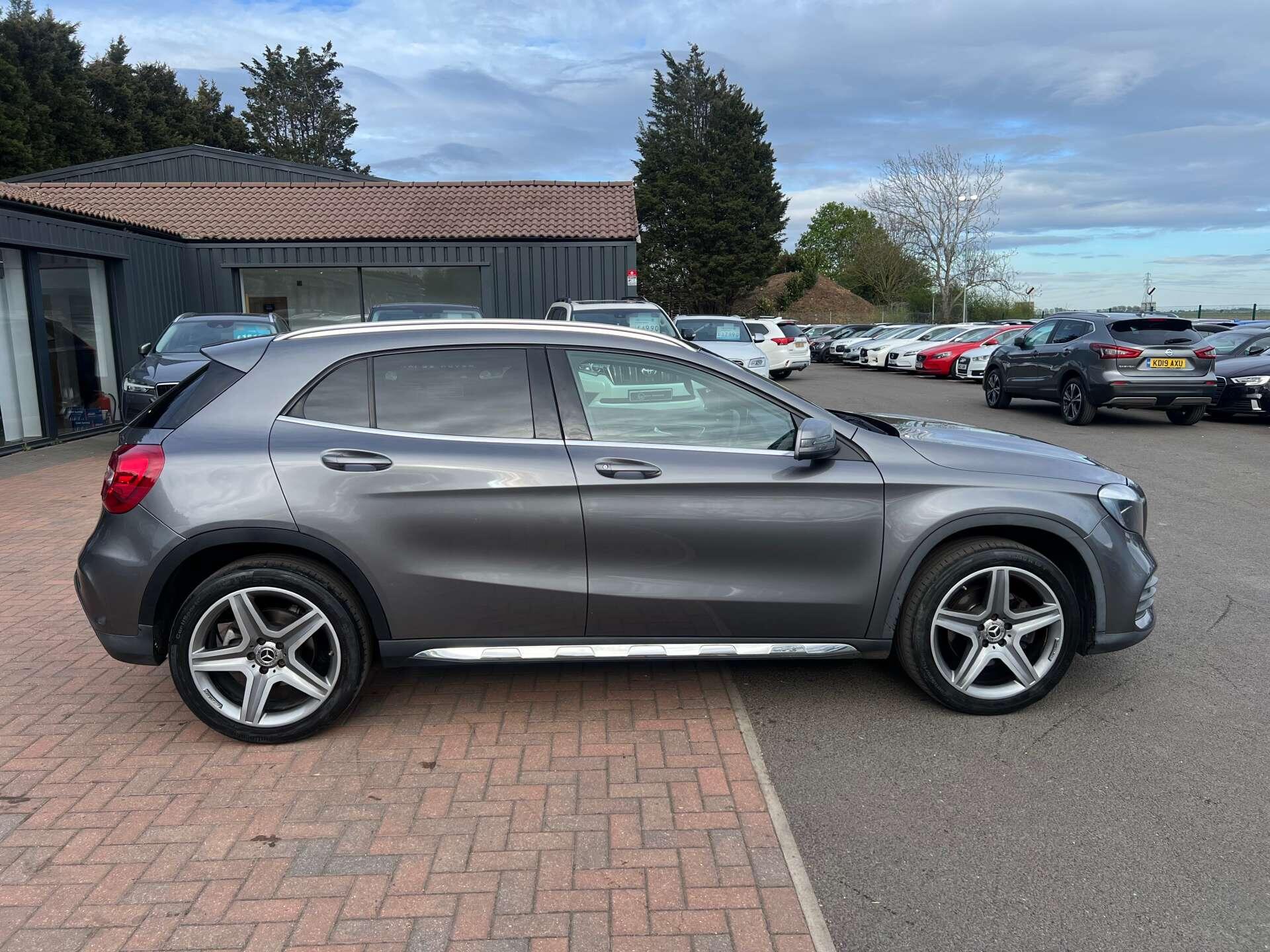 Mercedes-Benz GLA view 6