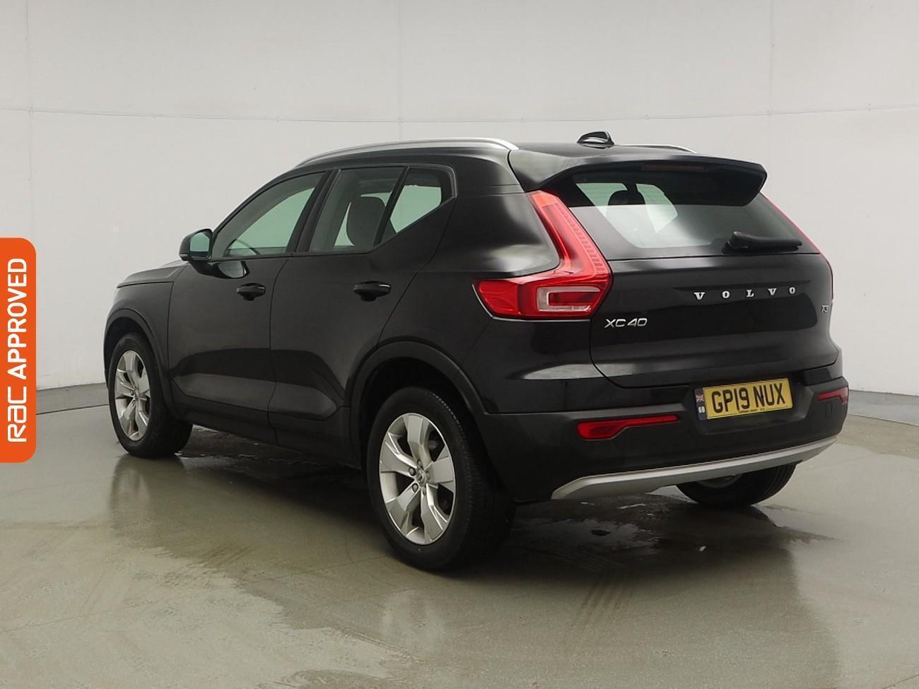 Volvo XC40 view 4