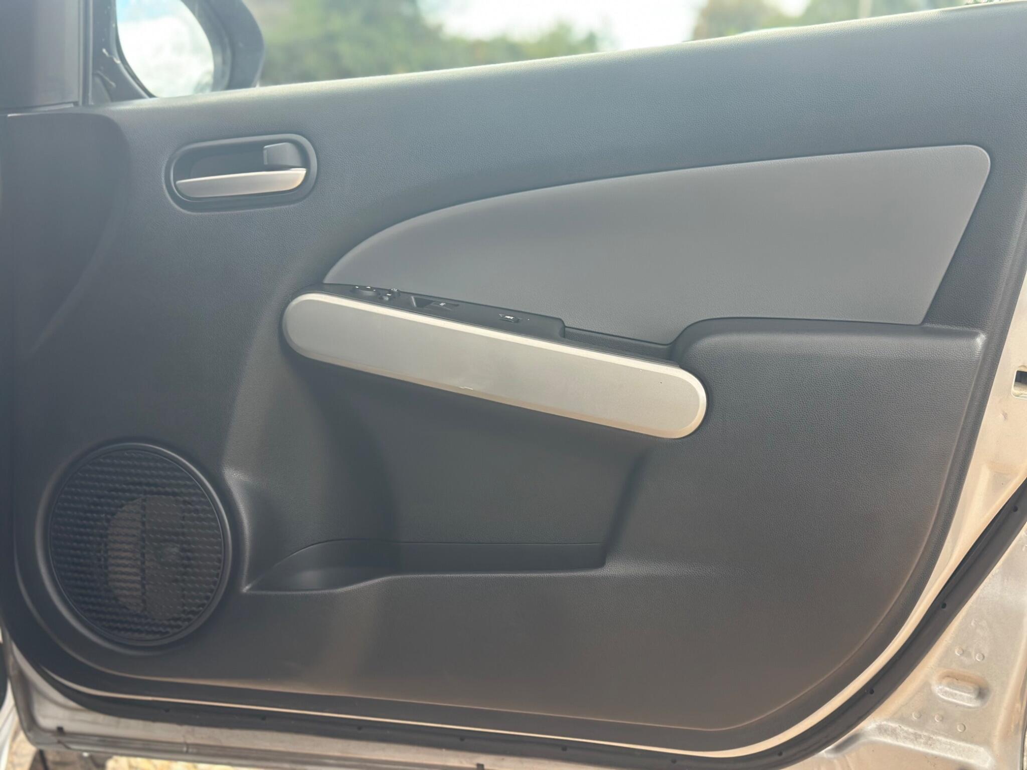 Mazda Mazda2 view 50