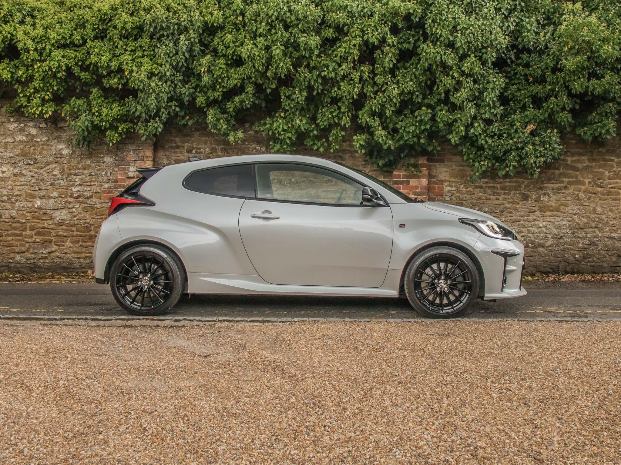 Toyota Yaris view 13