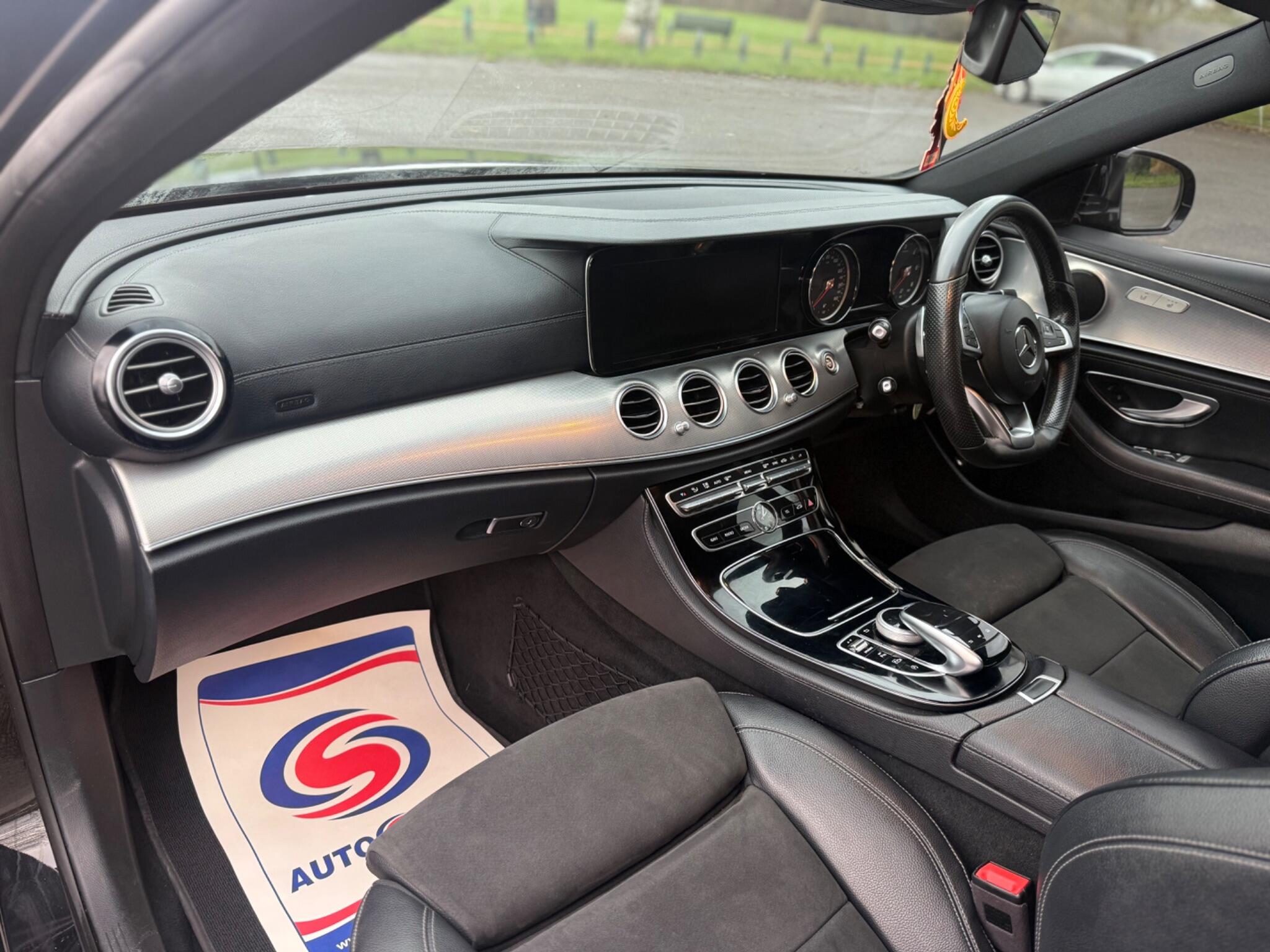 Mercedes-Benz E-Class view 17