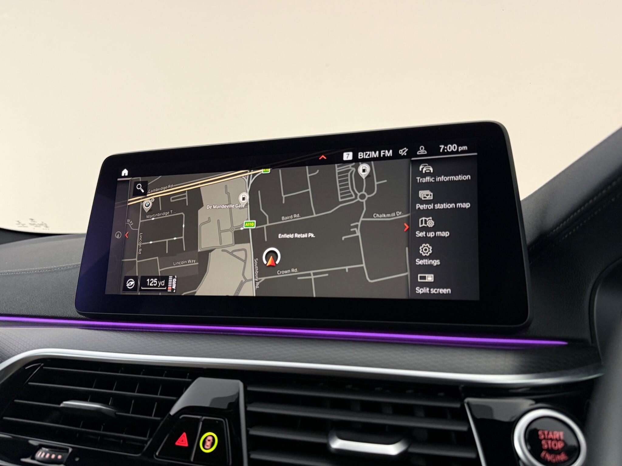 BMW 5 Series view 26