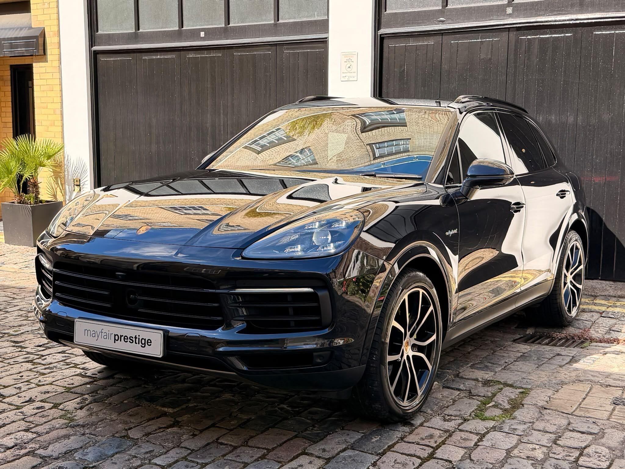 Porsche Cayenne view 3