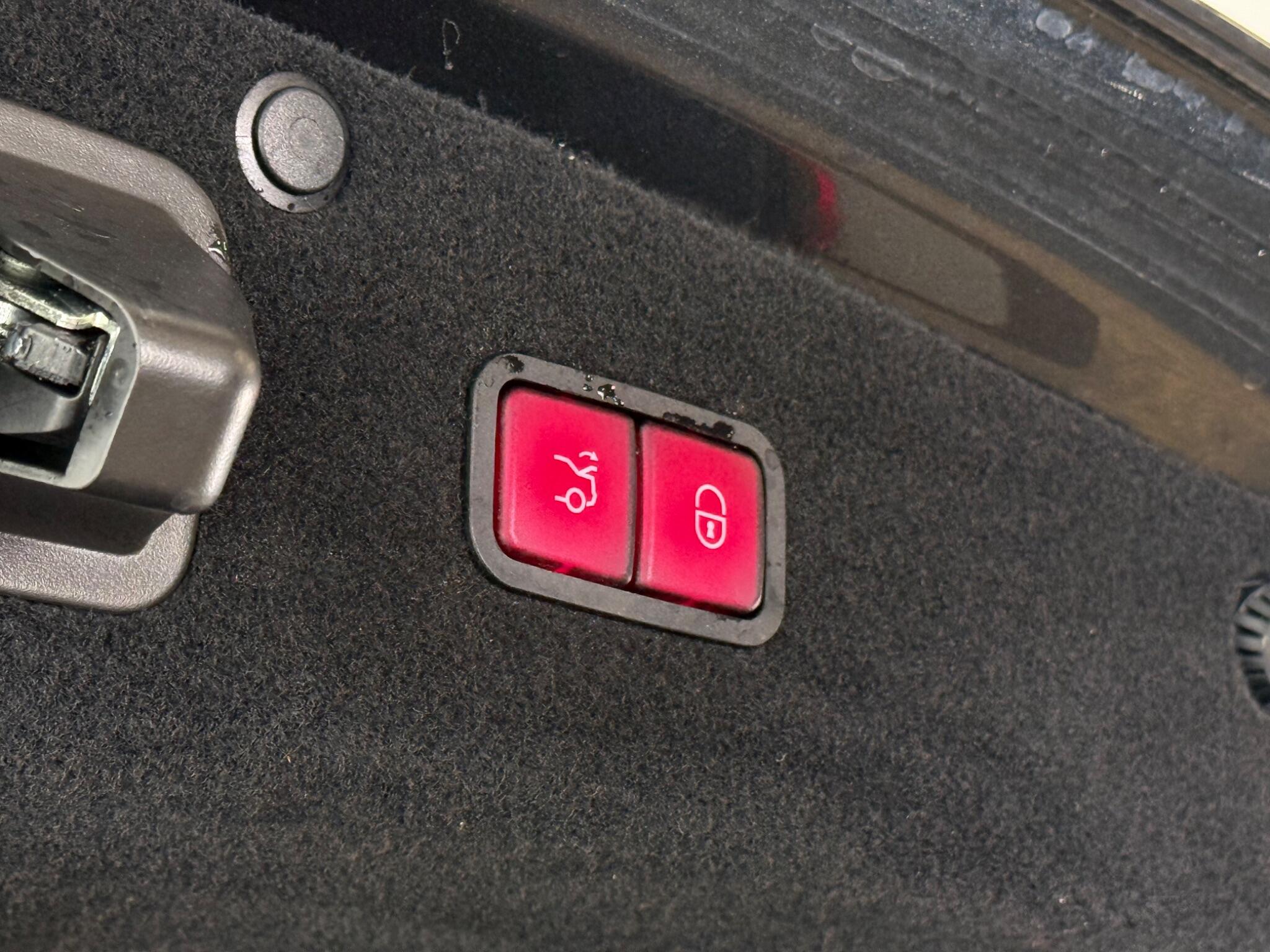 Mercedes-Benz S-Class view 11