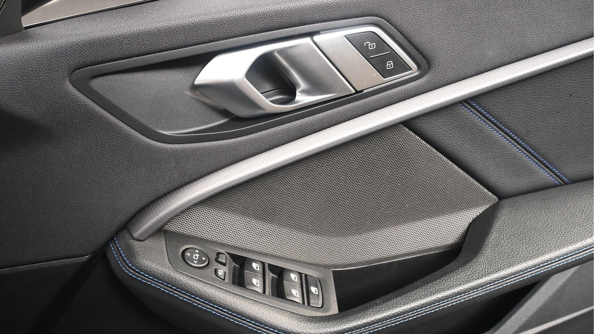 BMW 1 Series view 27