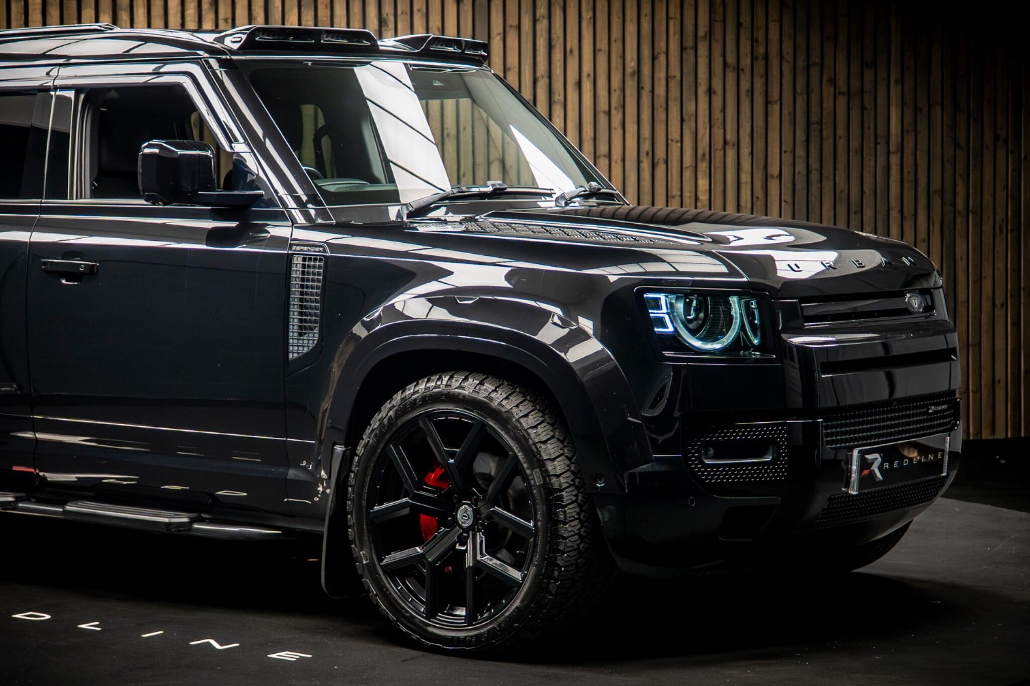 Land Rover Defender 110 view 10