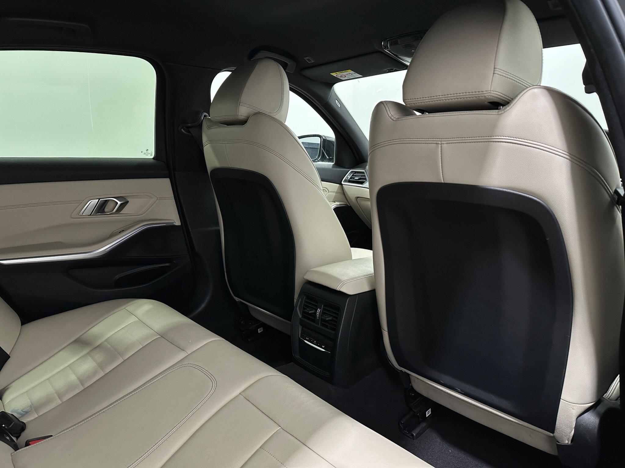 BMW 3 Series view 42