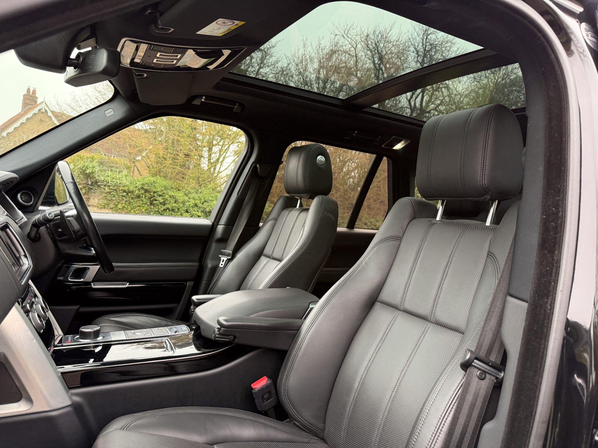 Land Rover Range Rover view 12