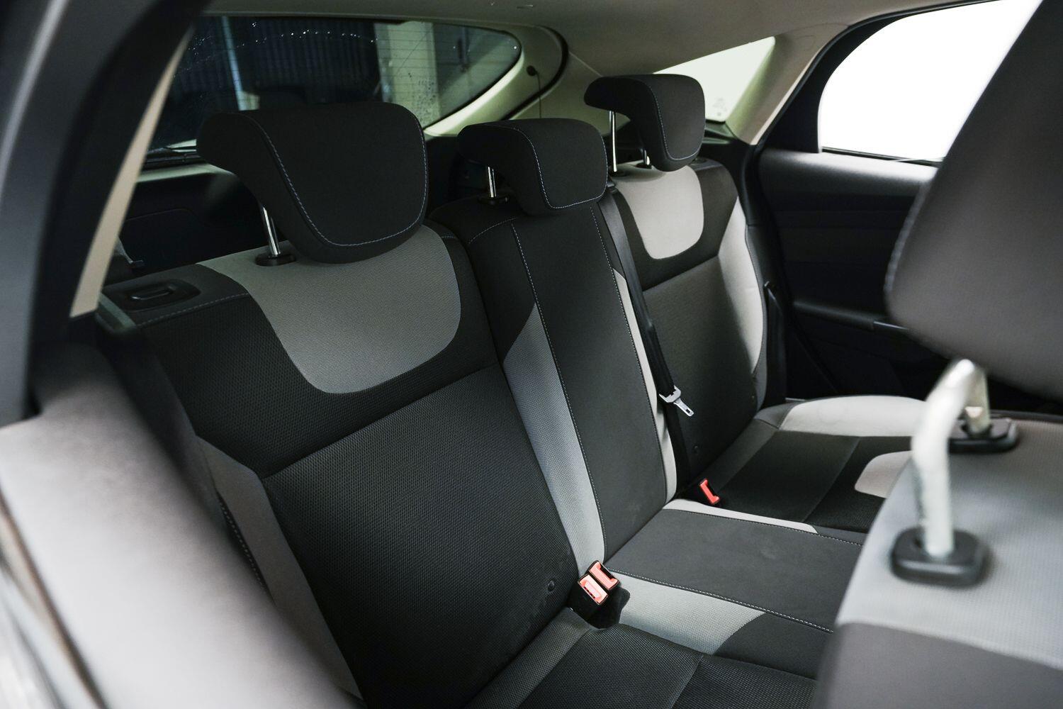 Ford Focus view 14