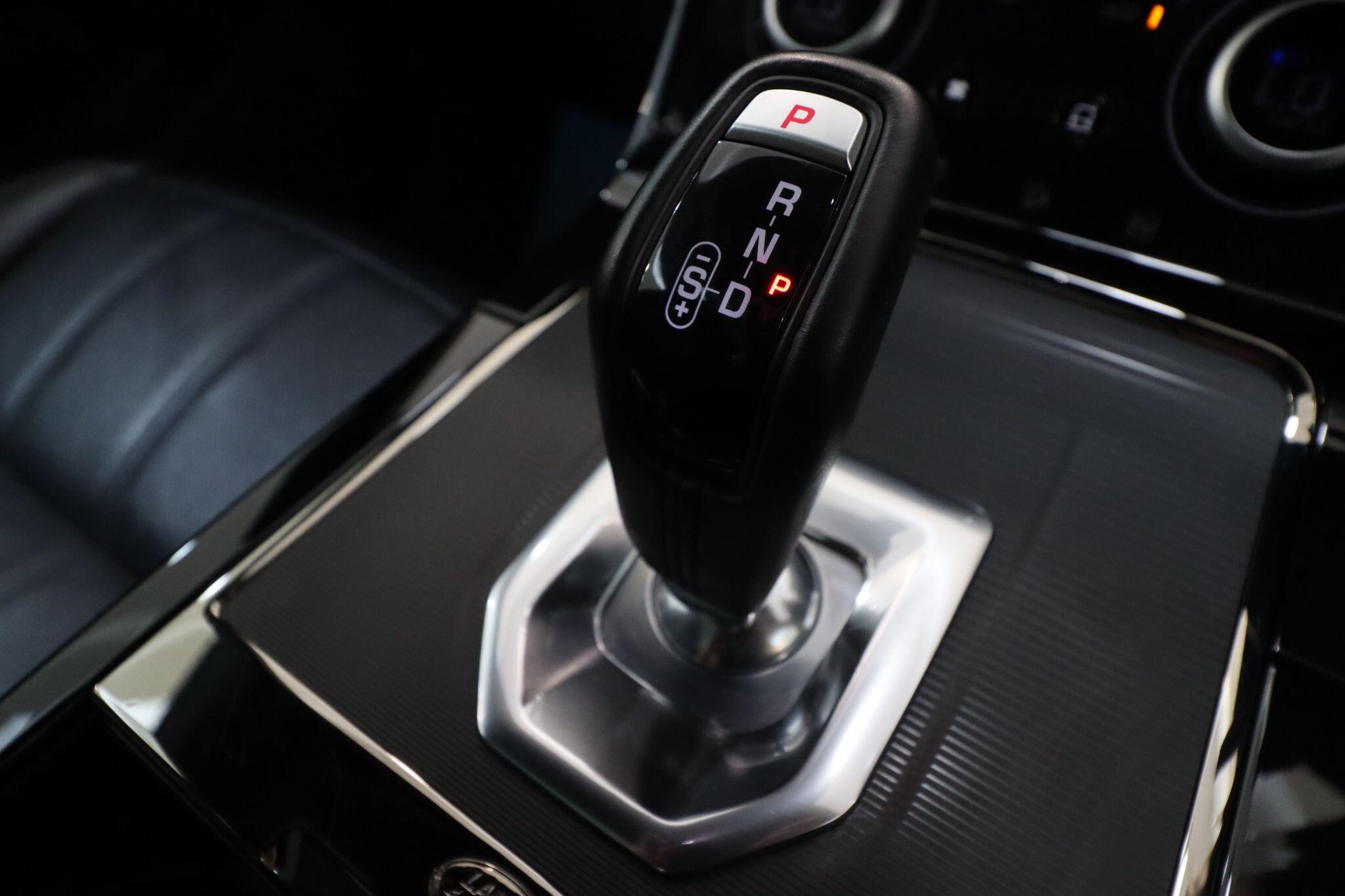 Land Rover Range Rover Evoque view 22