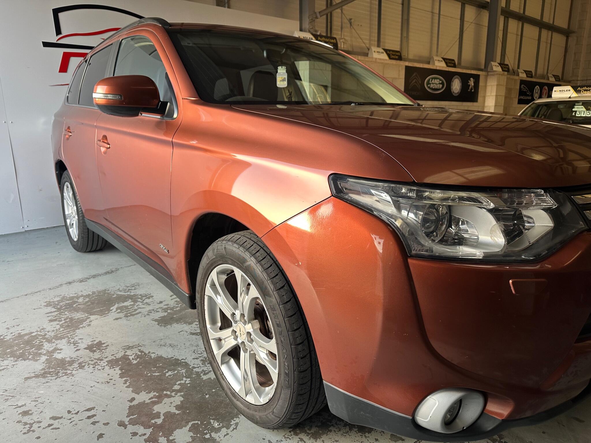 Mitsubishi Outlander view 45