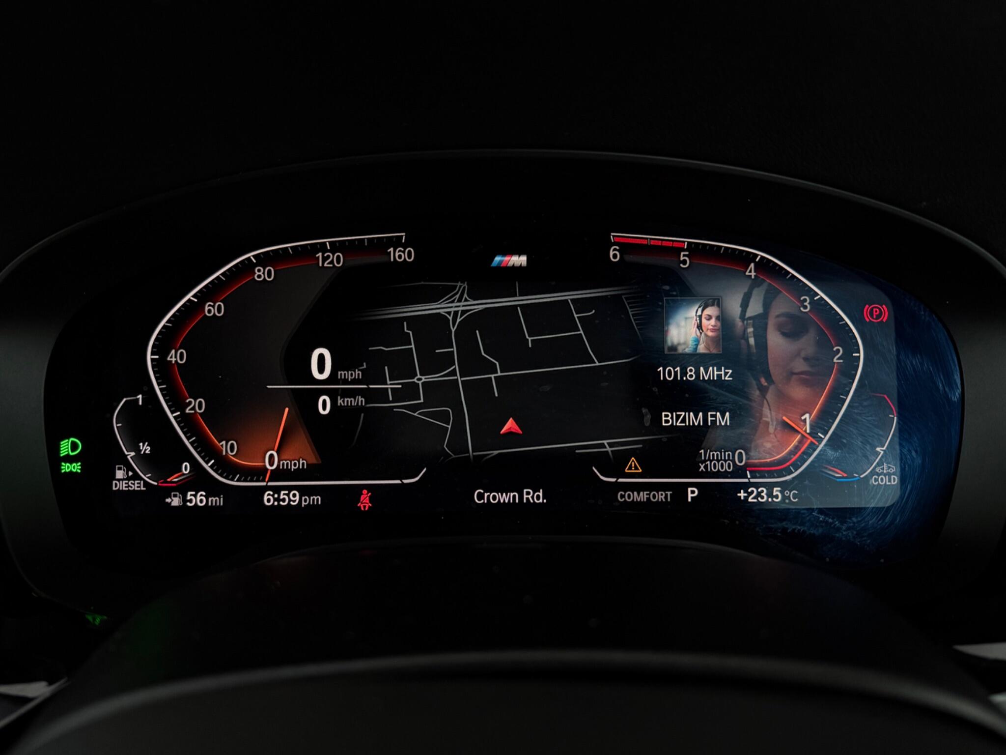BMW 5 Series view 14