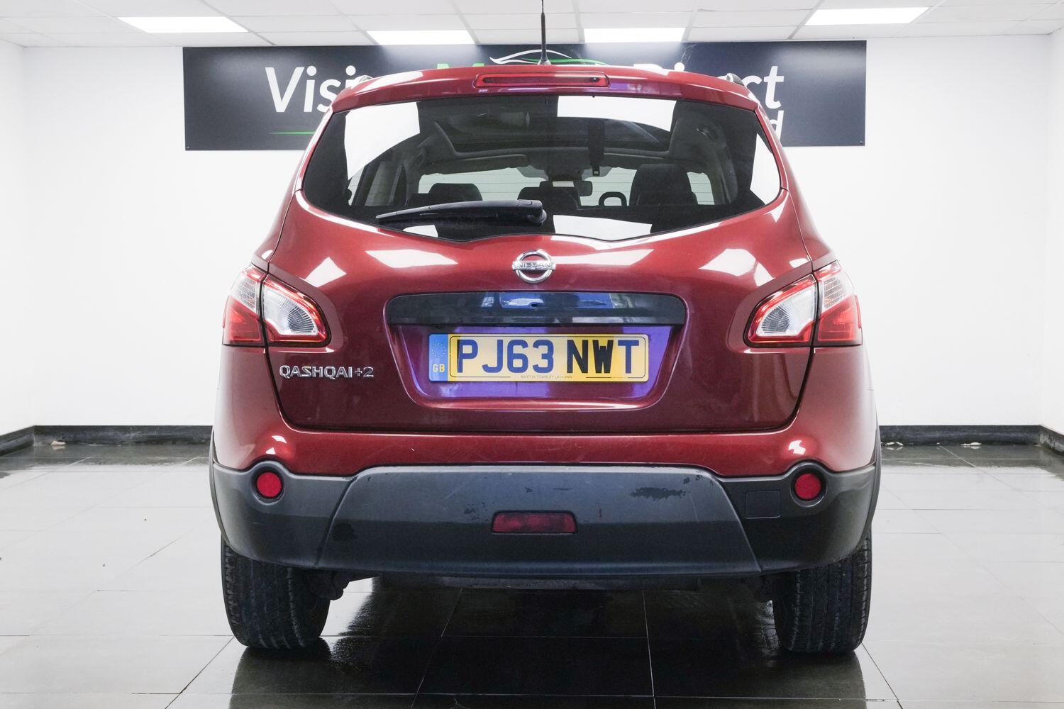 Nissan Qashqai+2 view 2