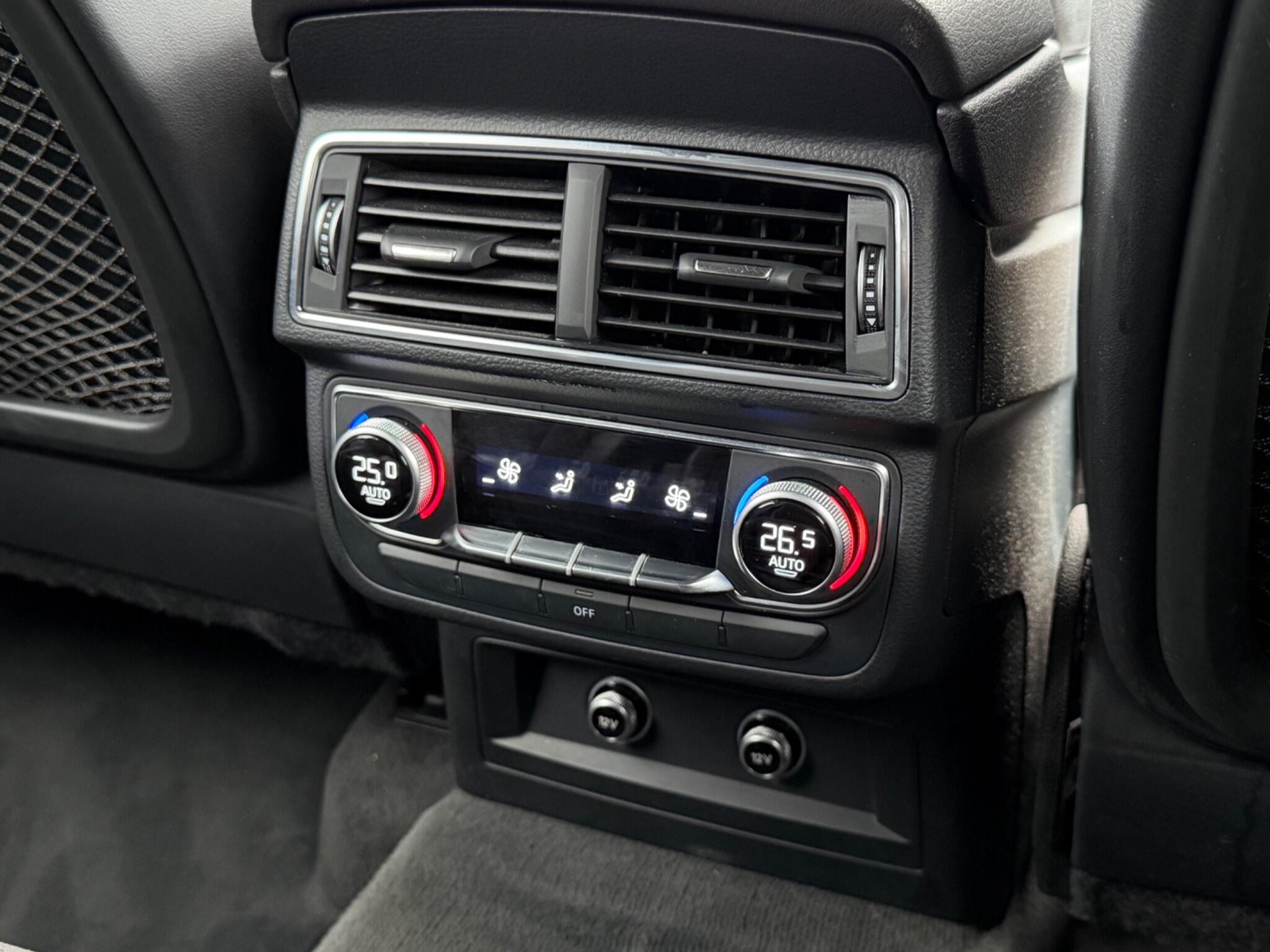 Audi Q7 view 46