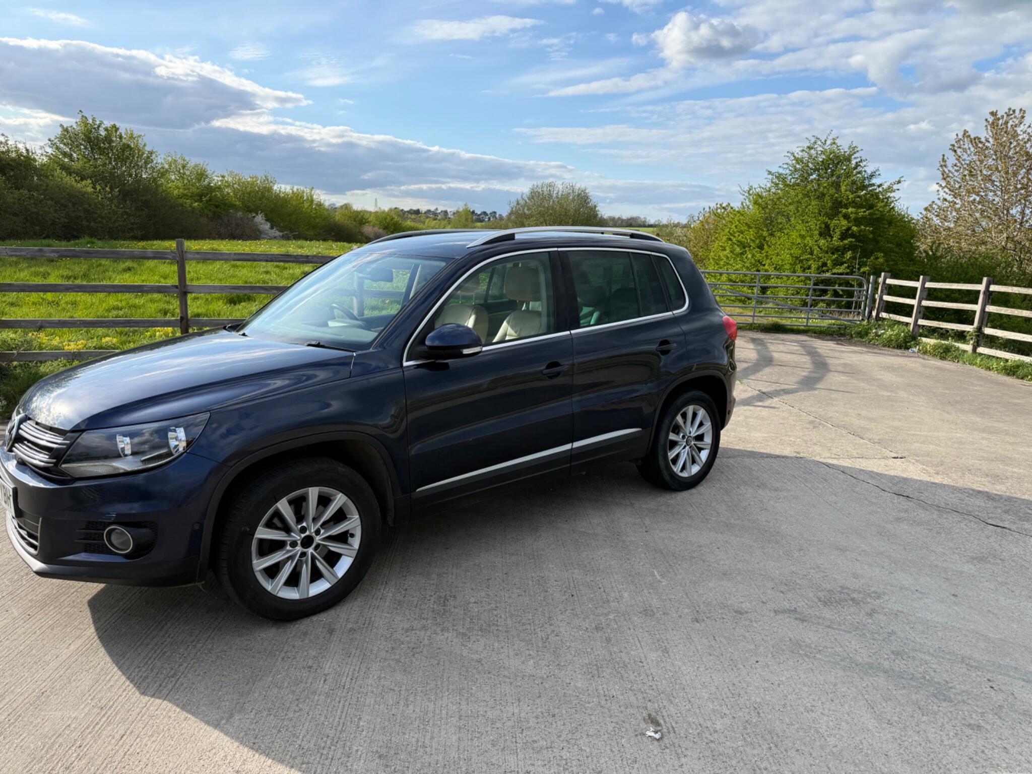 Volkswagen Tiguan 2.0 TDI BlueMotion Tech SE 4WD Euro 5 (s/s) 5dr — photo 9 of 100