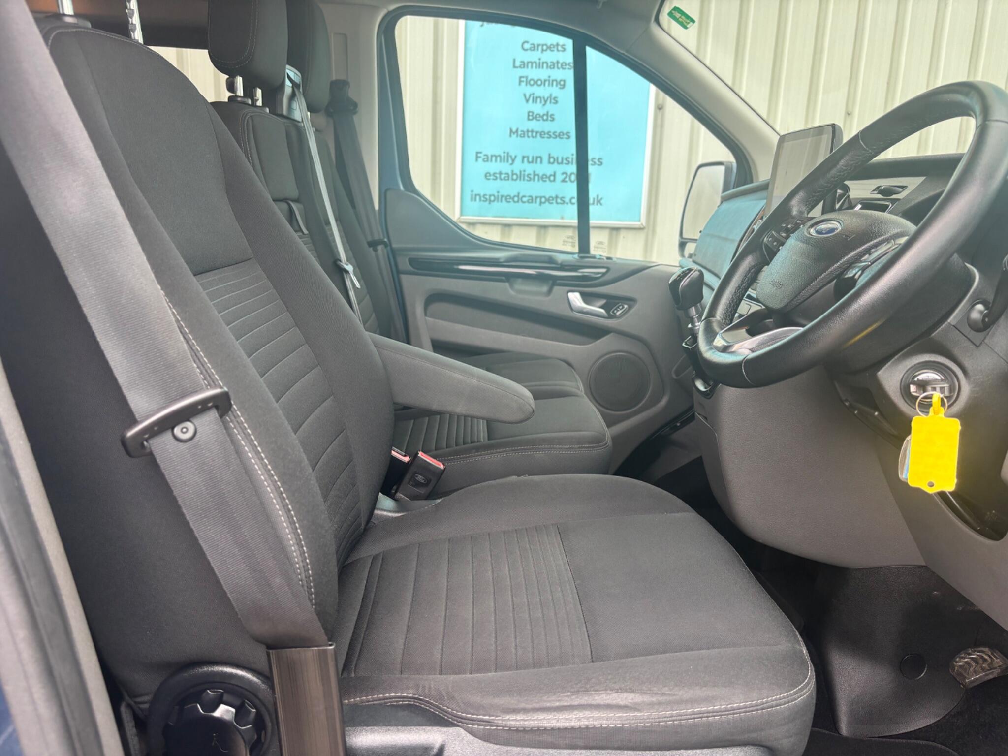Ford Transit Custom view 16
