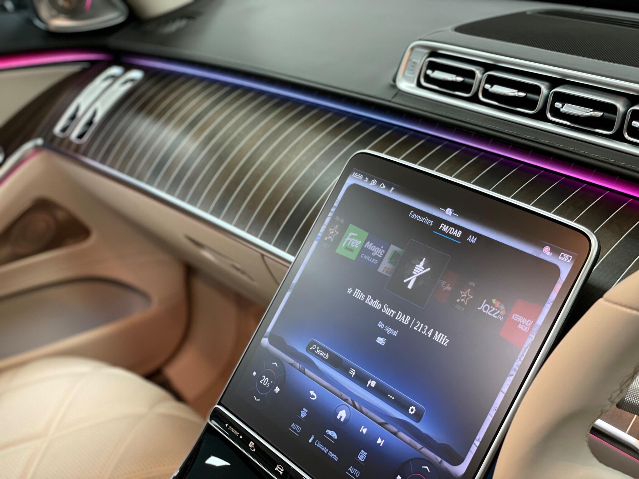 Mercedes-Benz S-Class view 25
